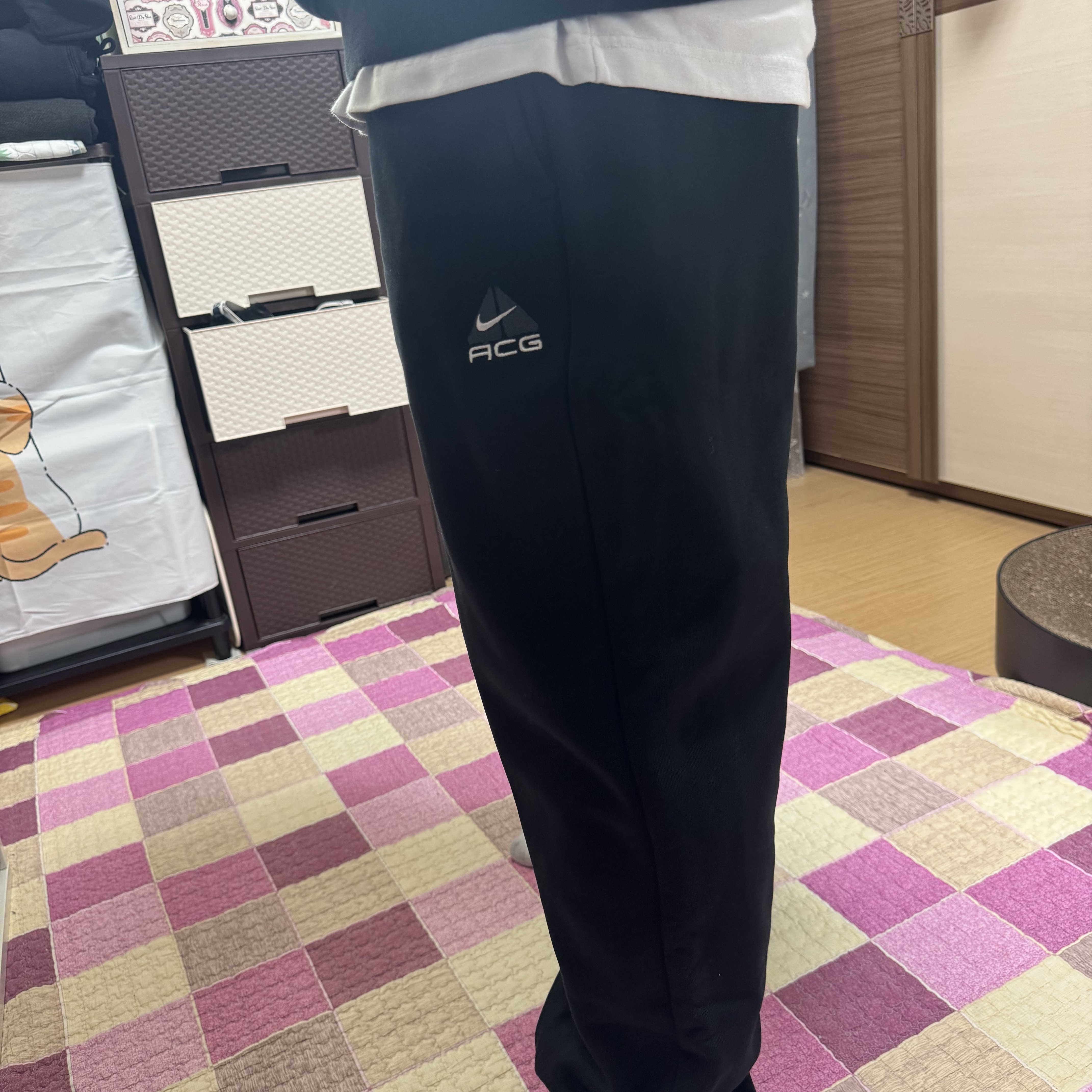 나이키 ACG 렁스 써마핏 리펠 터프 플리스 팬츠 블랙 - 아시아, 나이키 ACG 써마핏 풀오버 플리스 후드 블랙 다크 스모크 그레이 - 아시아 착용 스타일 - 2