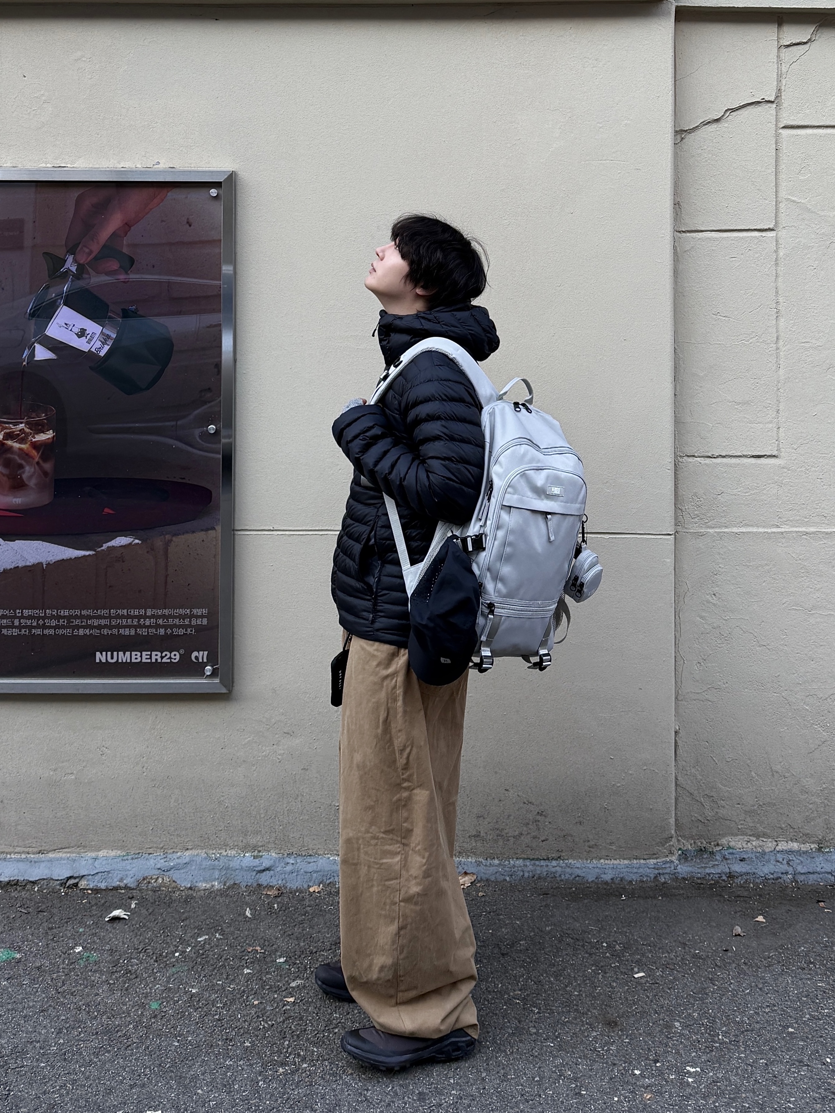 Rab Microlight Alpine Jacket Black, On Running Lightweight Cap Black 착용 스타일 - 1