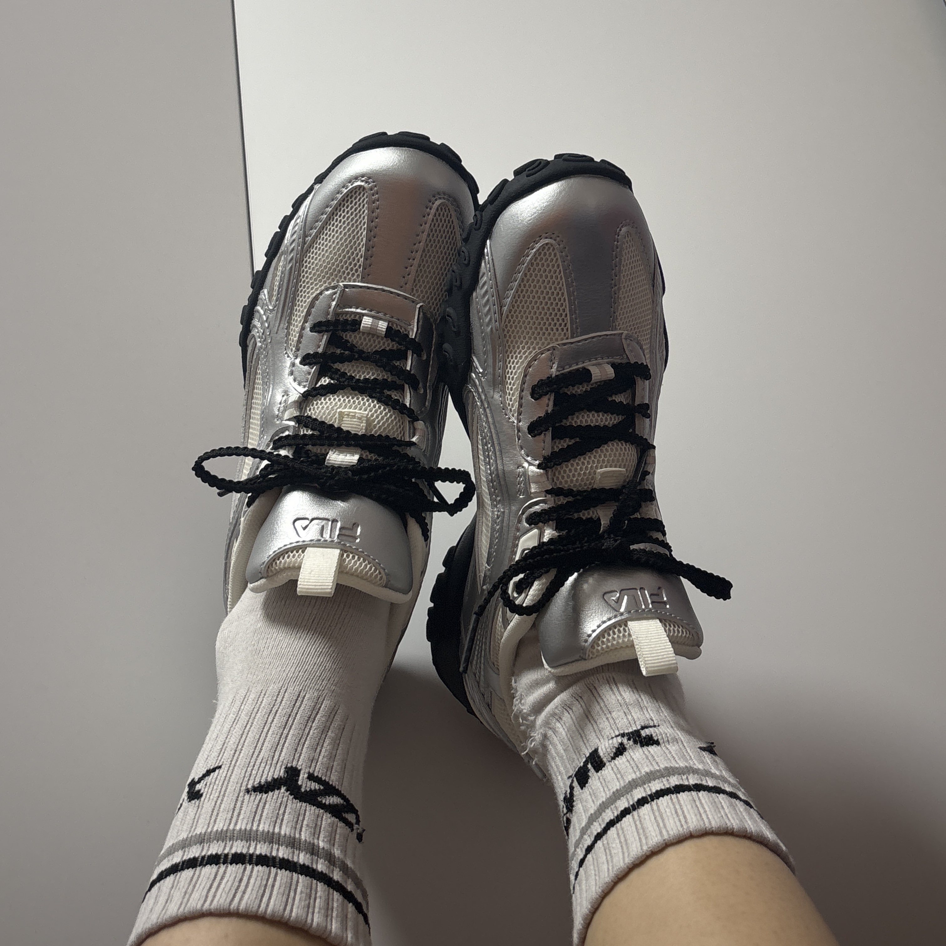 [6% 적립] FILA Echappe Ms Silvermoon 착용 스타일 - 2