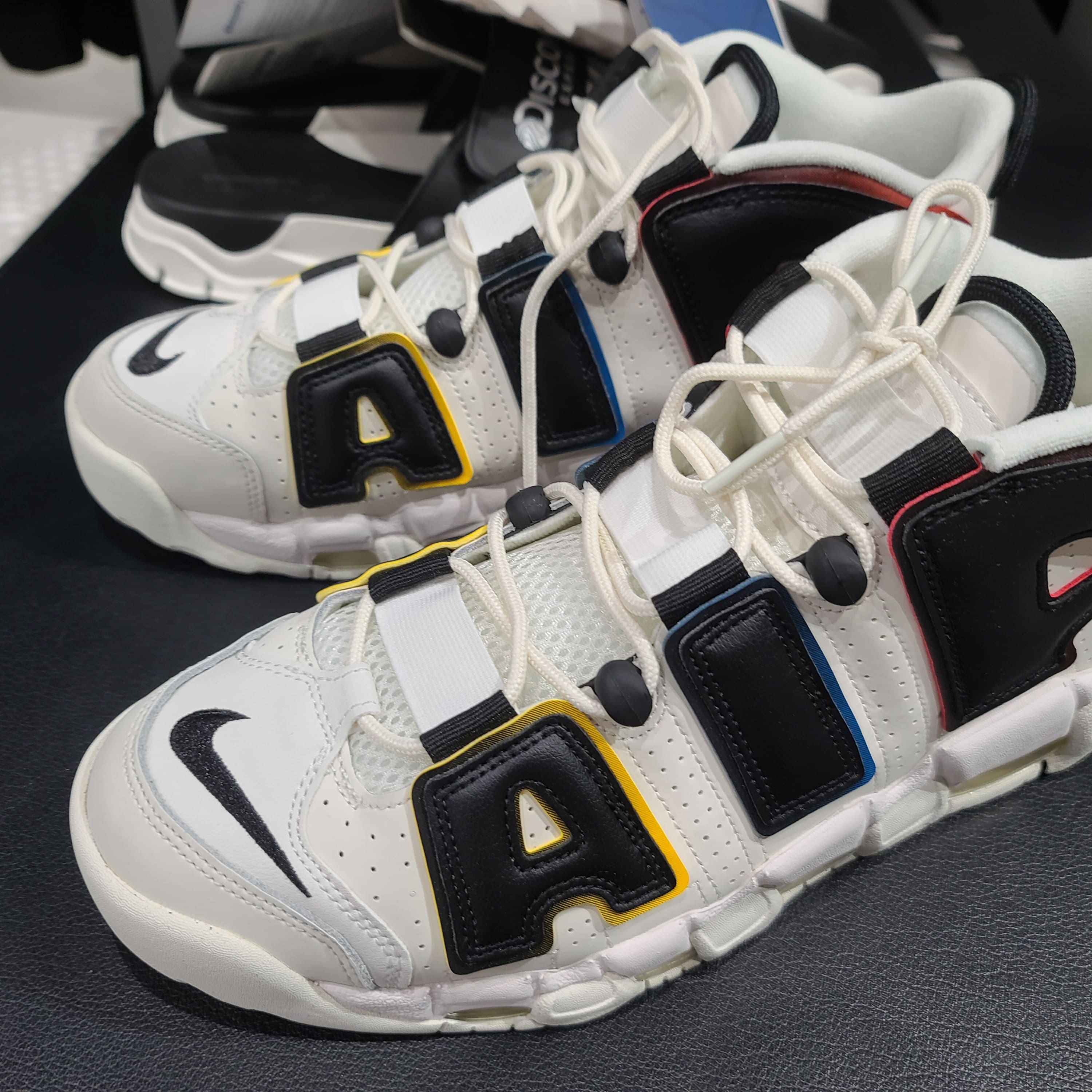 Nike Air More Uptempo 96 Trading Cards 착용 스타일