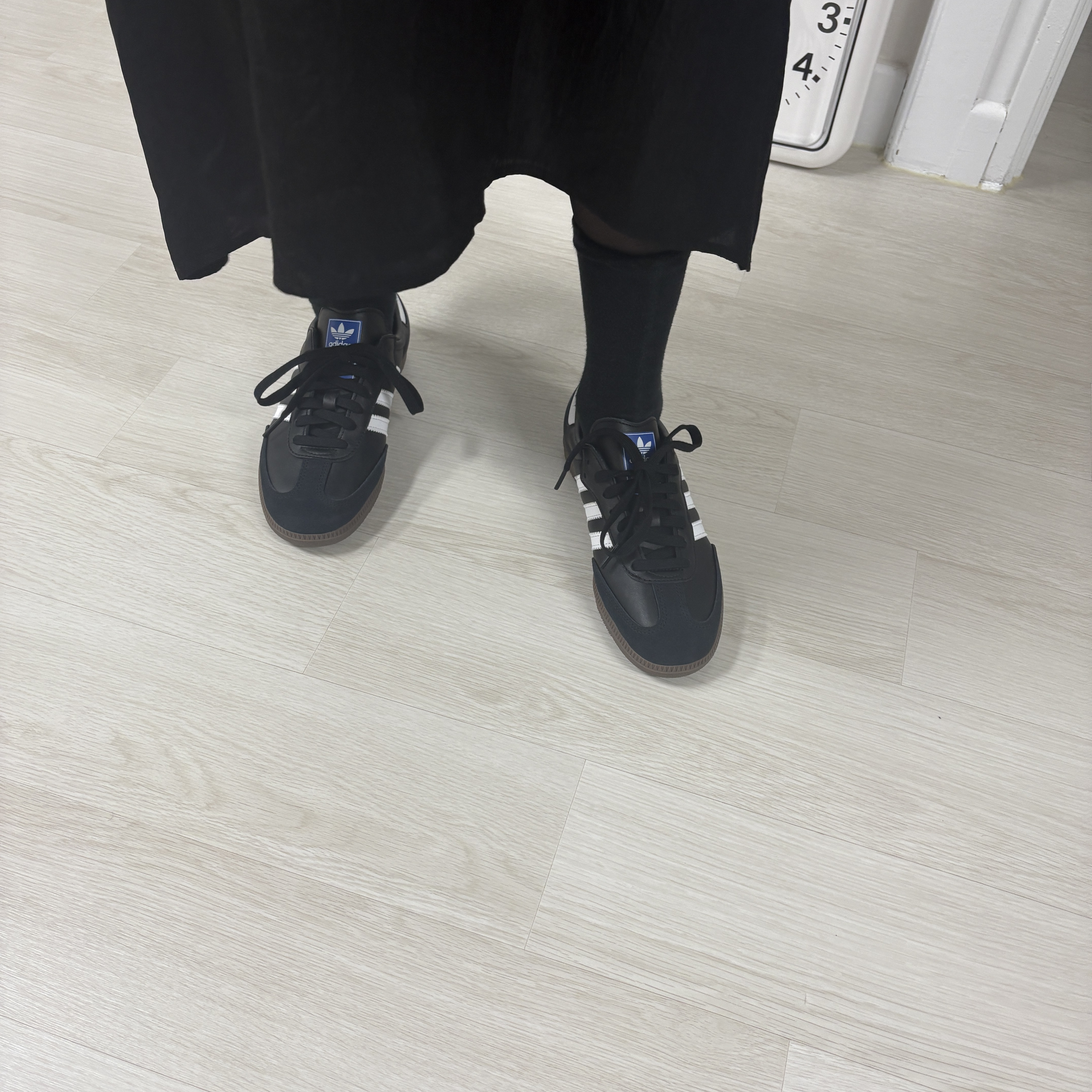 Adidas Samba OG Black White Gum 착용 스타일