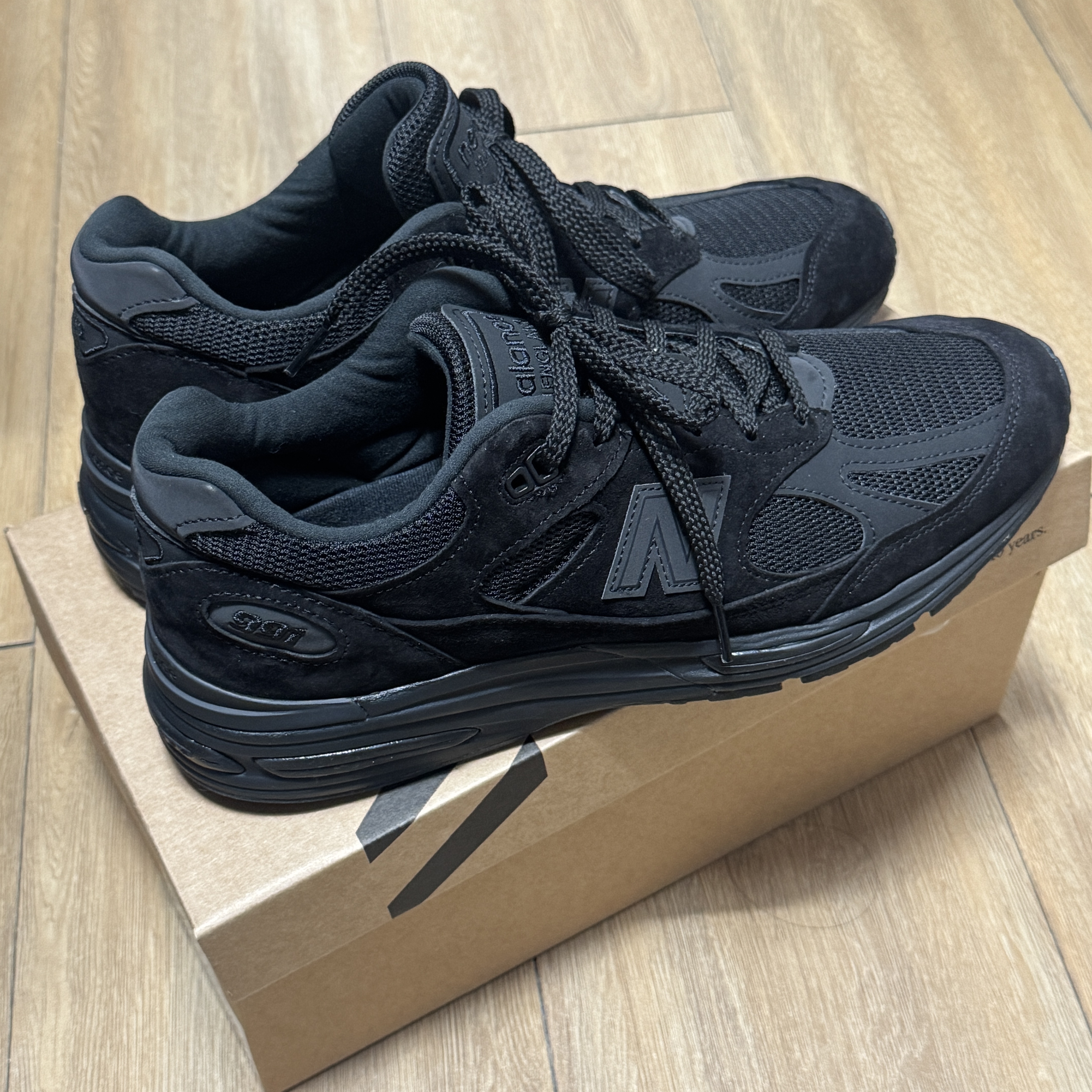 New Balance 991v2 Made in UK Black Grey 착용 스타일