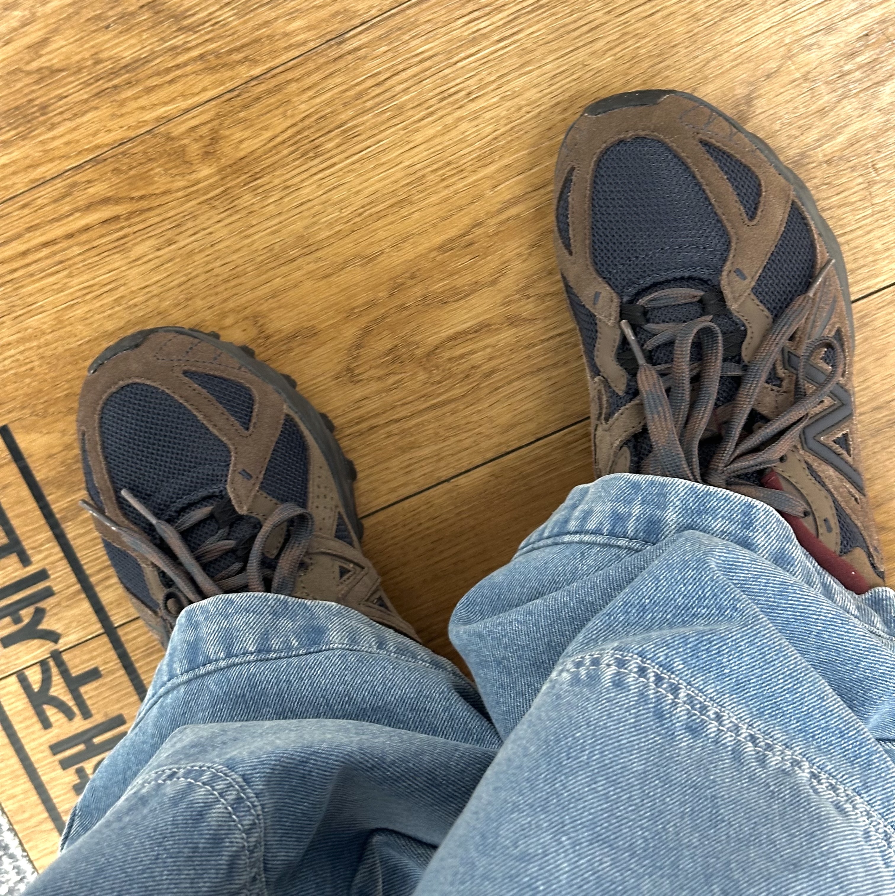 New Balance ML610T Dark Mushroom - D Standard 착용 스타일
