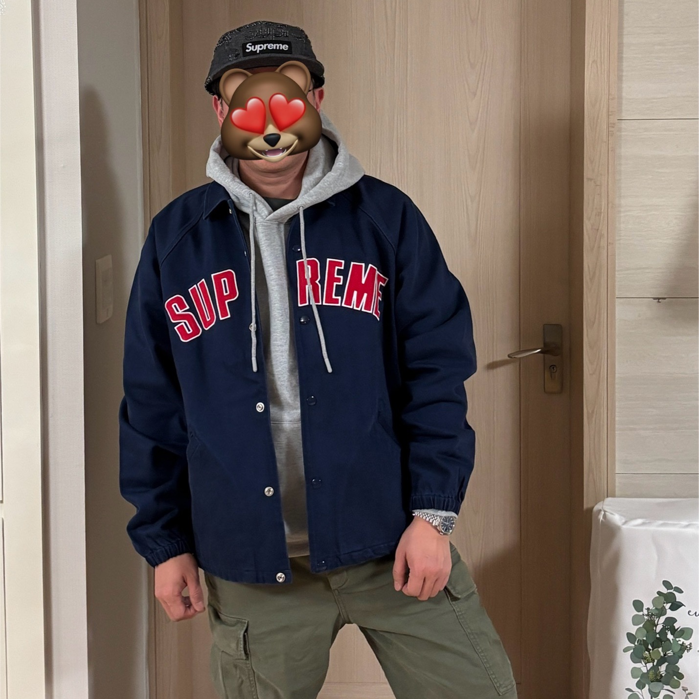 Supreme Lasered Denim Camp Cap Black - 24FW, Supreme Arc Denim Coaches Jacket Navy - 24SS 착용 스타일