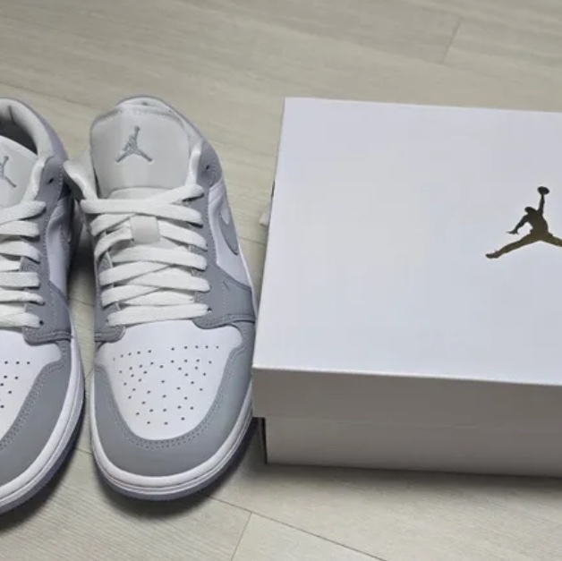 (W) Jordan 1 Low White Wolf Grey 착용 스타일