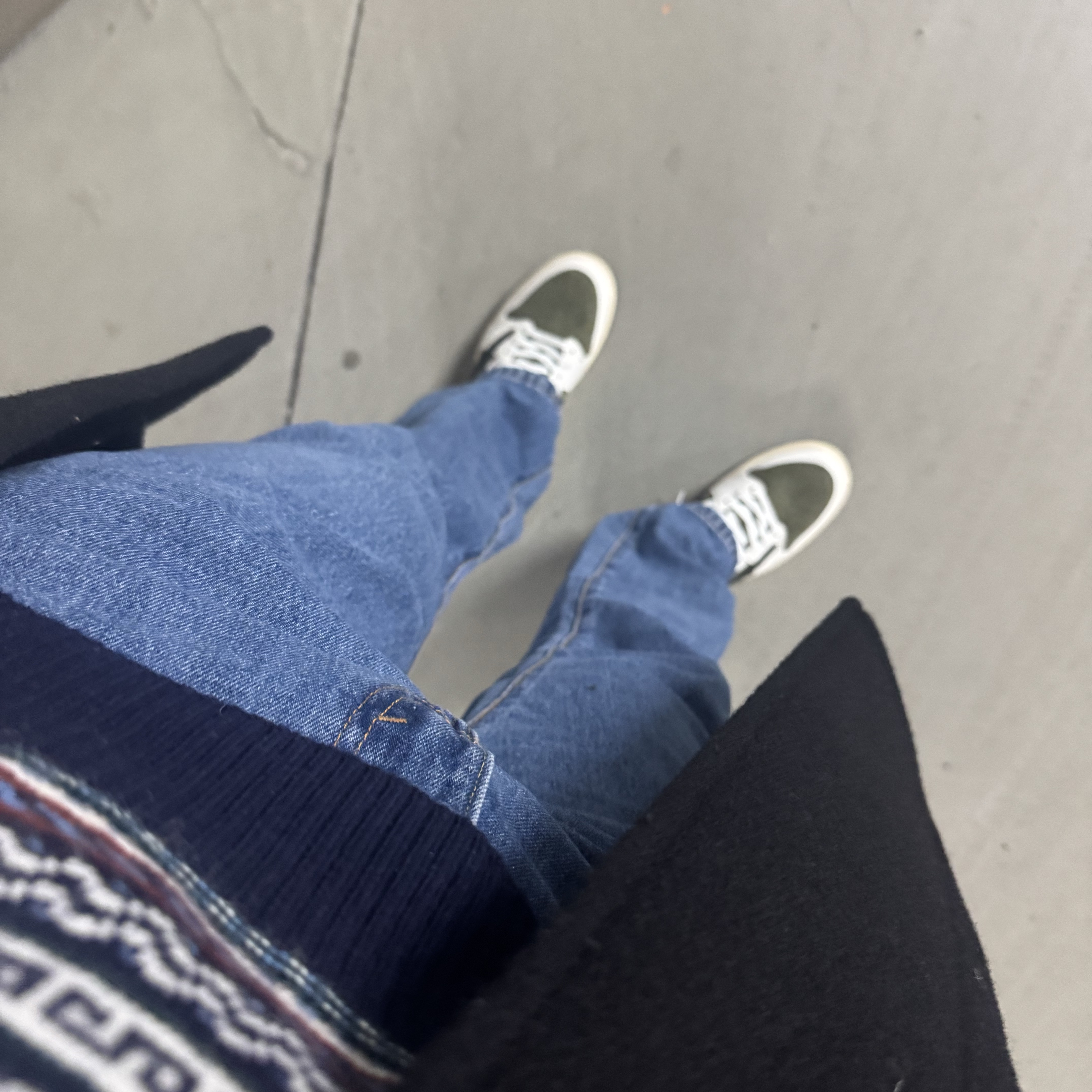 Jordan 1 x Travis Scott Retro Low OG SP Reverse Olive 착용 스타일