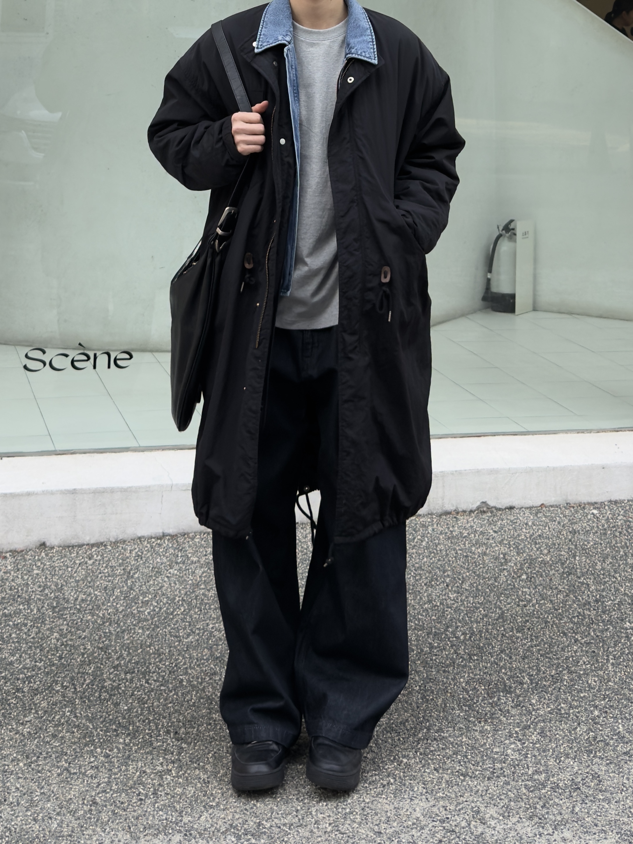 Nike Air Force 1 '07 Low Triple Black 착용 스타일 - 4