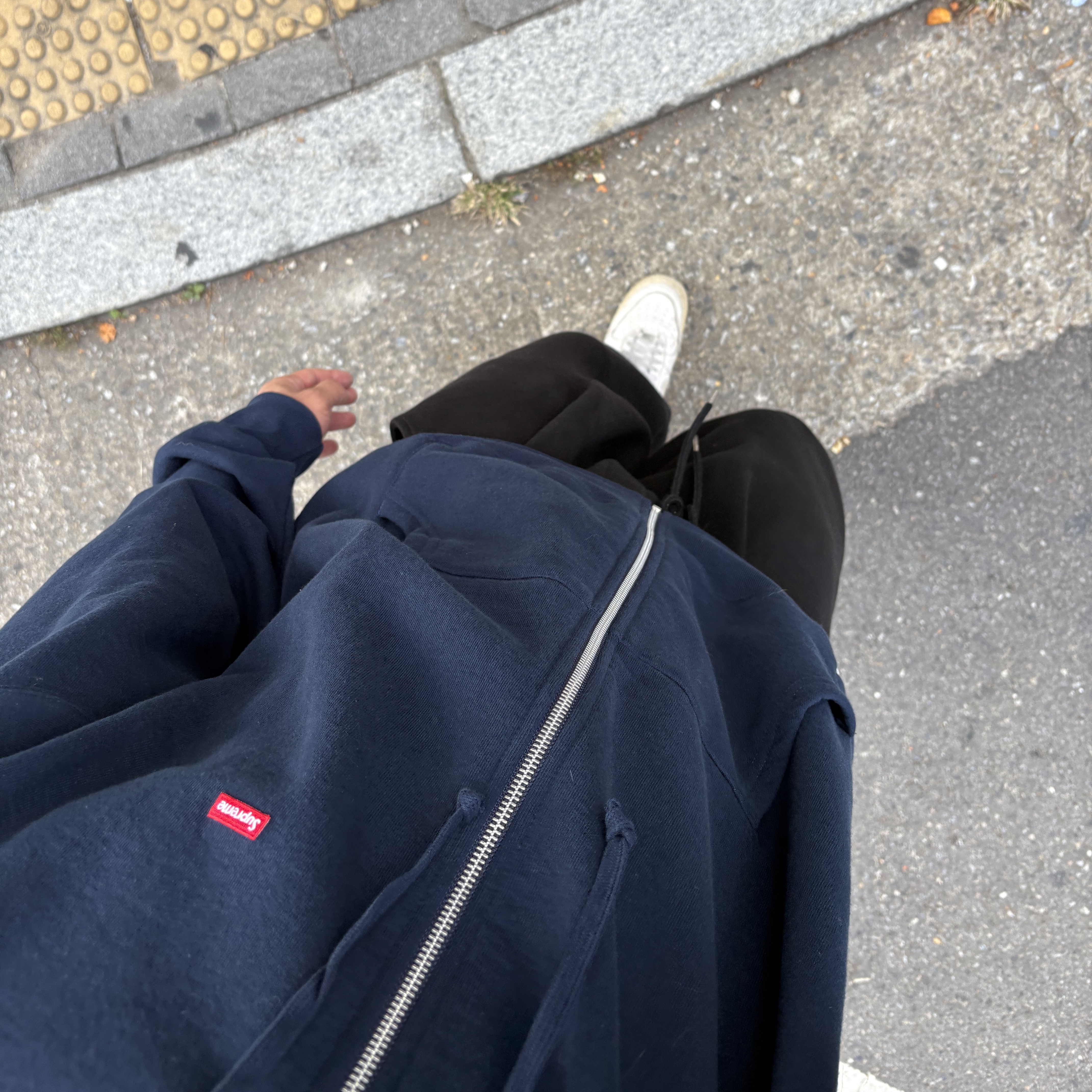 Supreme Small Box Zip Up Hooded Sweatshirt Navy - 24FW 착용 스타일 - 2
