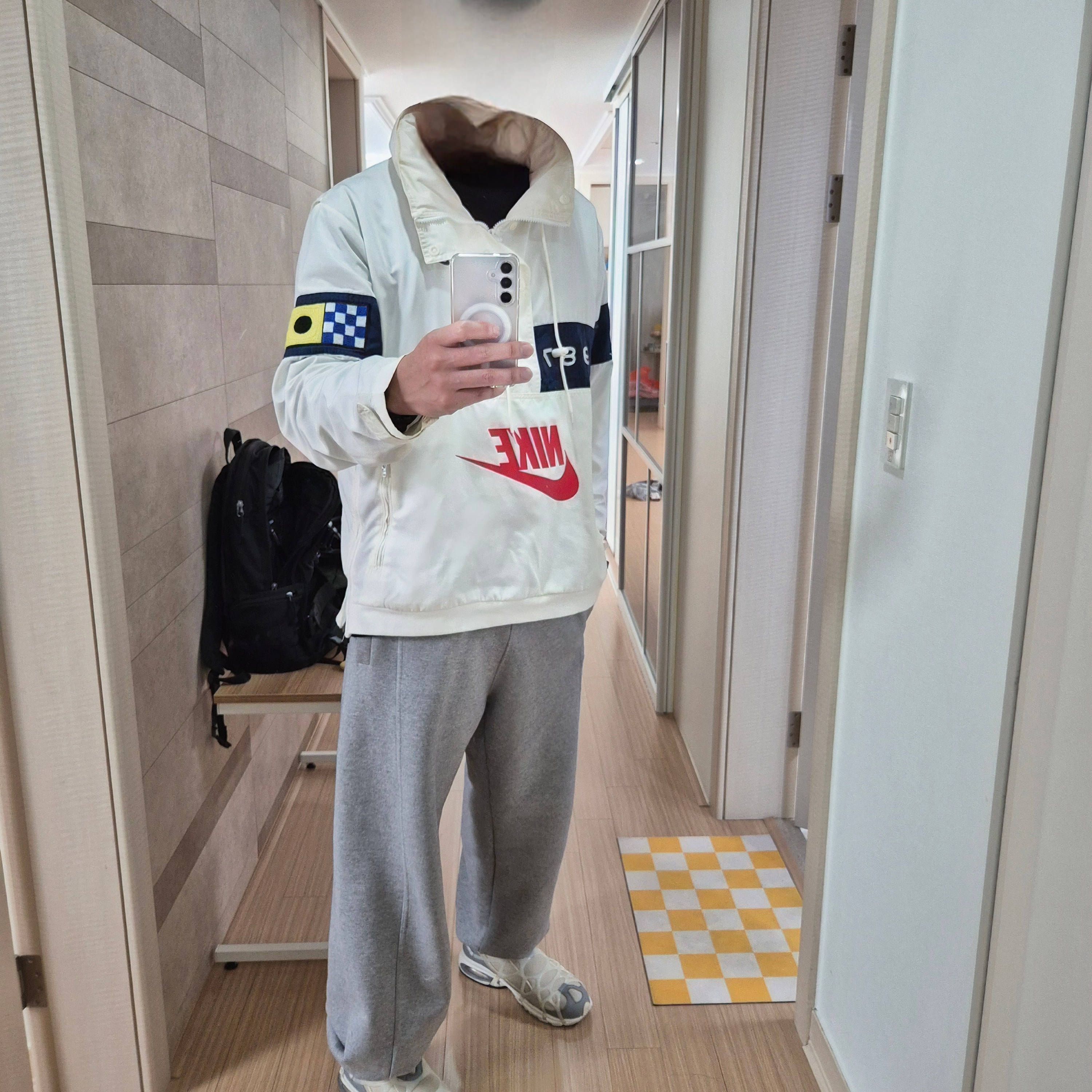 Nike Air Kukini Rattan and Particle Grey, Nike Reissue Walliwaw Woven Jacket Sail 착용 스타일
