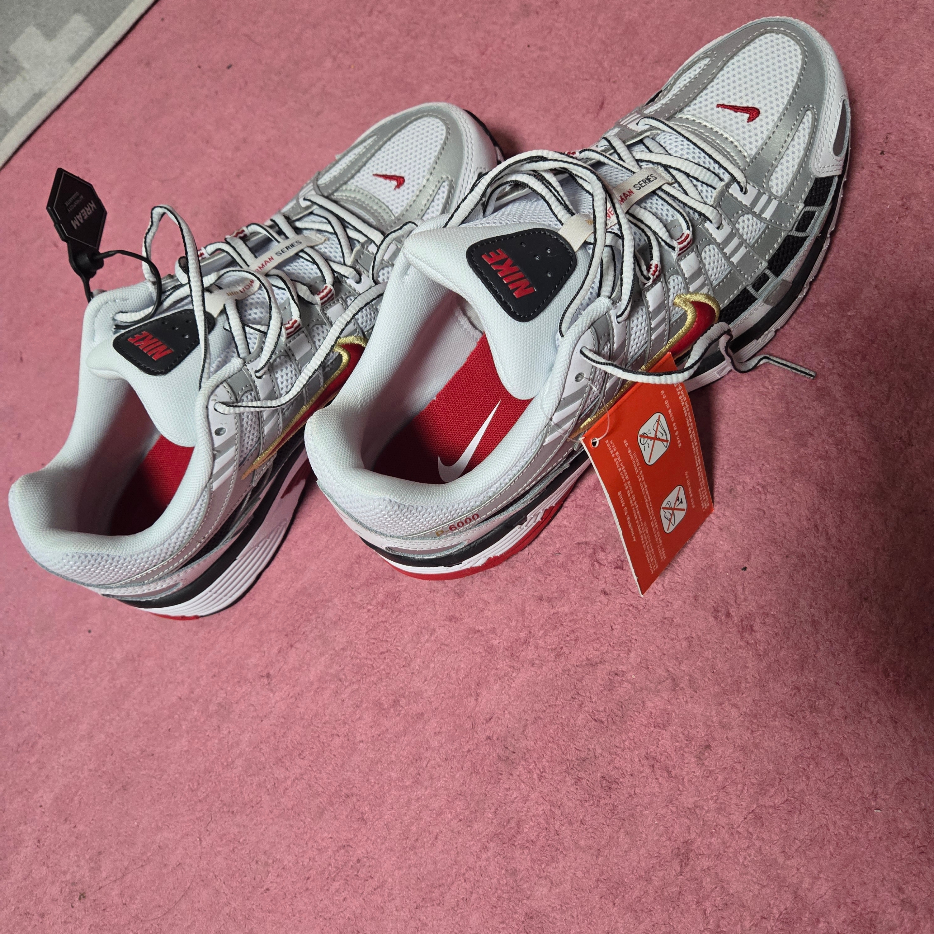 (W) Nike P-6000 Metallic Silver Red 착용 스타일