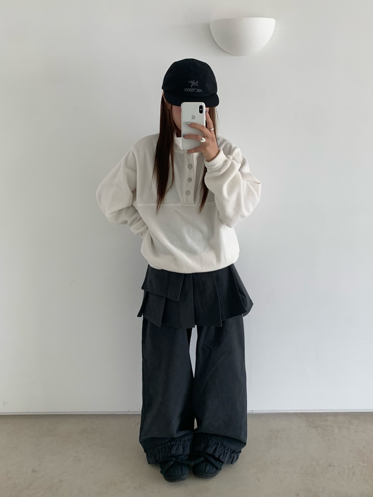 Arc'teryx Gore 5 Panel Cap Black, Subu x Perverze Multiple Winter Sandal Black 착용 스타일 - 1
