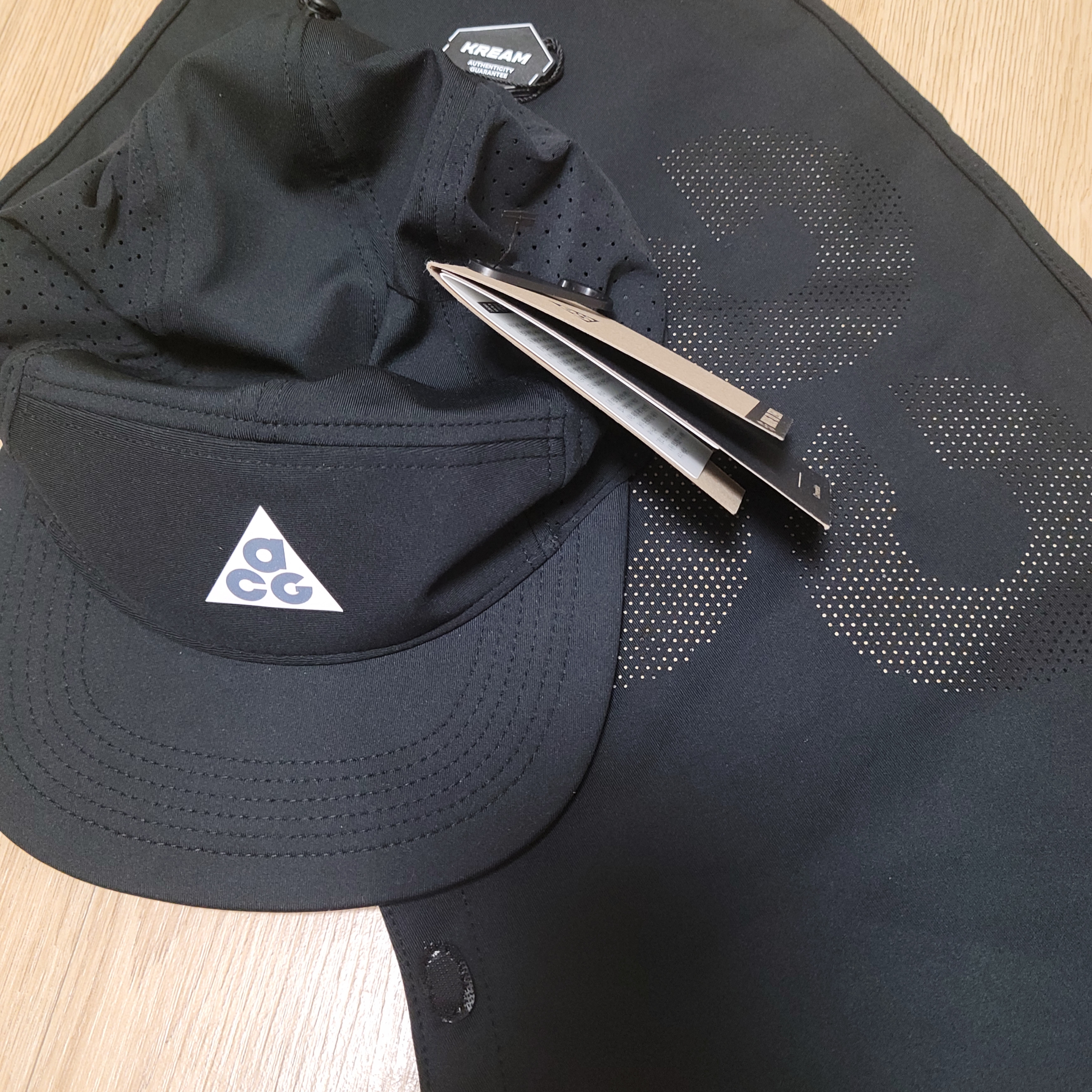Nike ACG Fly Cap Black 착용 스타일