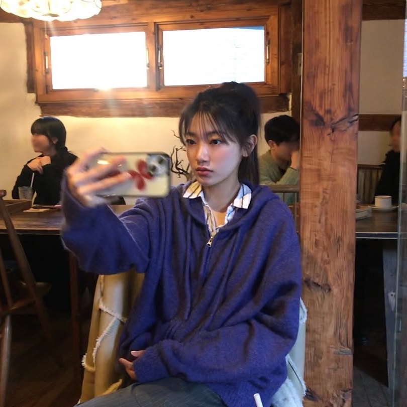 Thevinylhouse Round Pocket Knit Zip-Up Purple 착용 스타일 - 1