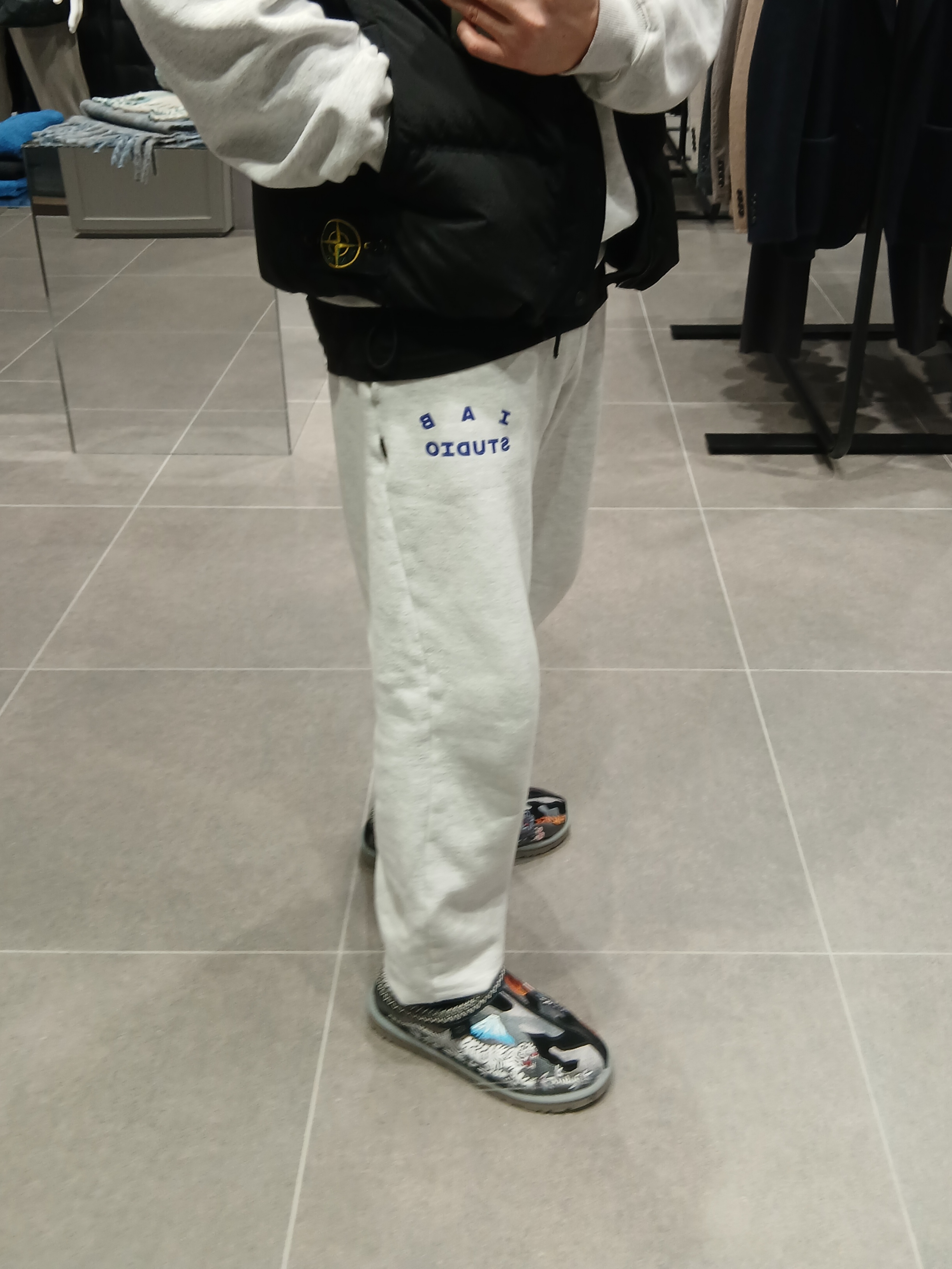 Supreme Cordura Ripstop S Logo 6-Panel Black - 23SS, IAB Studio Sweatshirt Light Gray - 23FW 착용 스타일 - 3