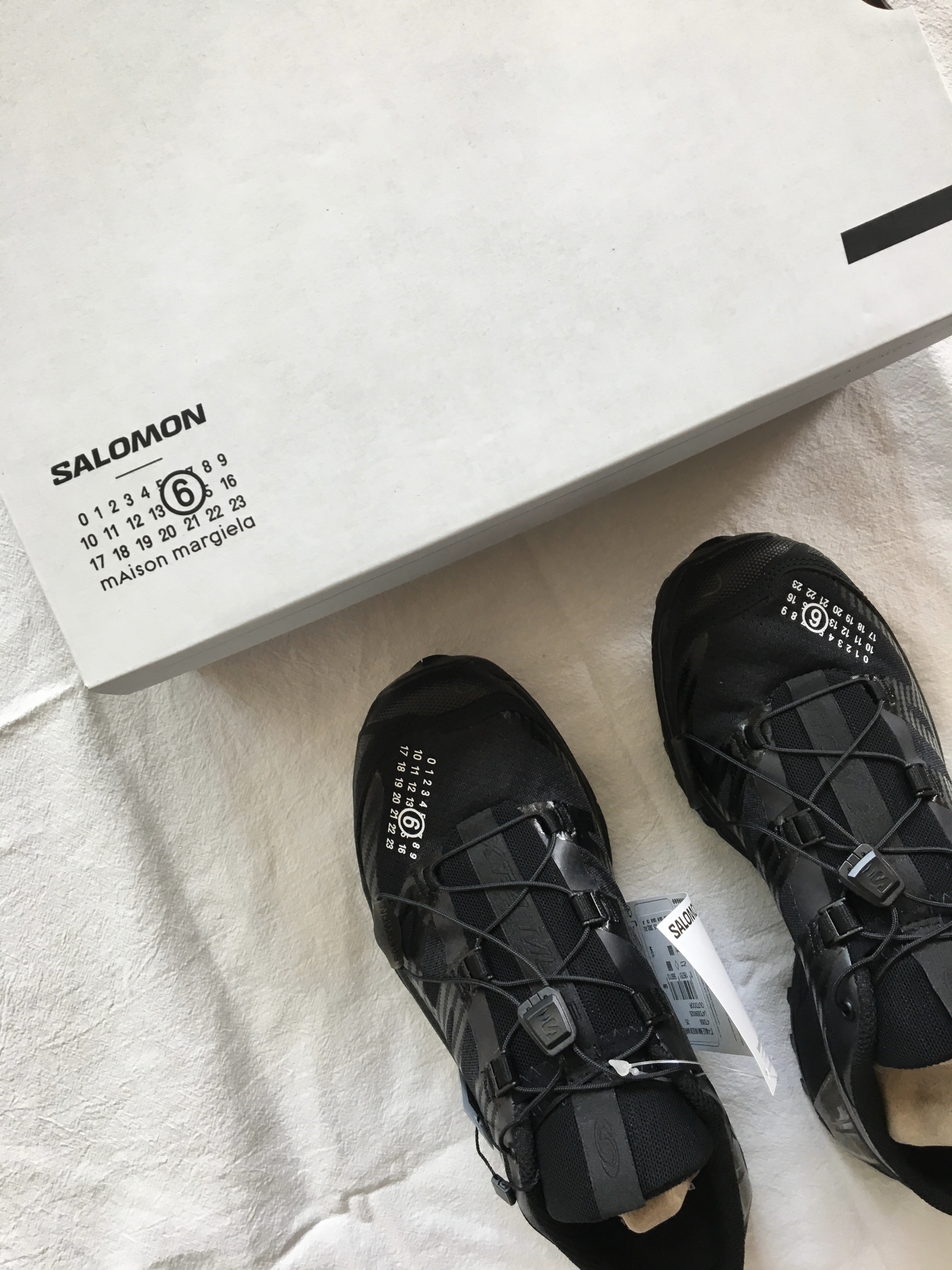 Salomon x MM6 Maison Margiela XT-4 Mule Black 착용 스타일 - 4
