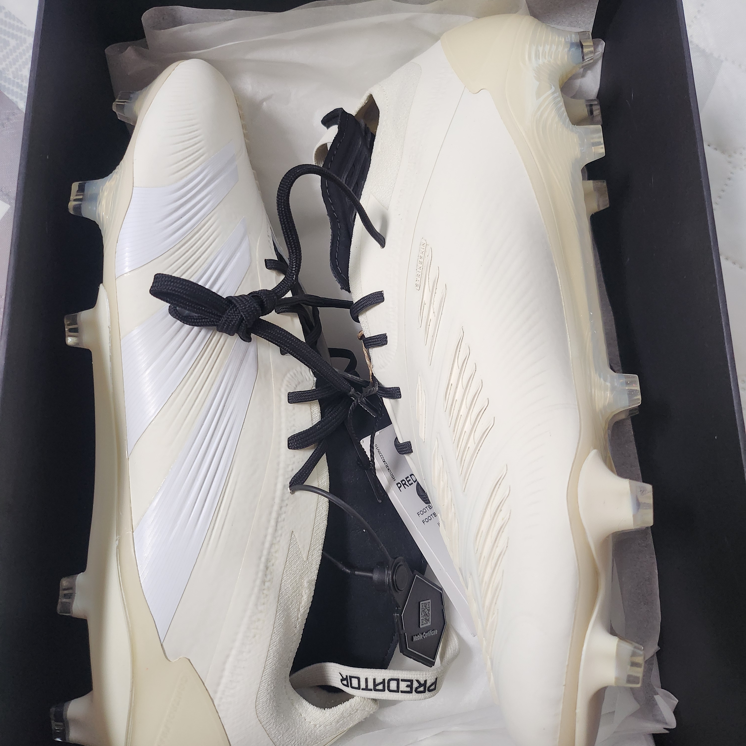 Y-3 Predator Elite Foldover Tongue FG Cloud White Core Black 착용 스타일 - 2