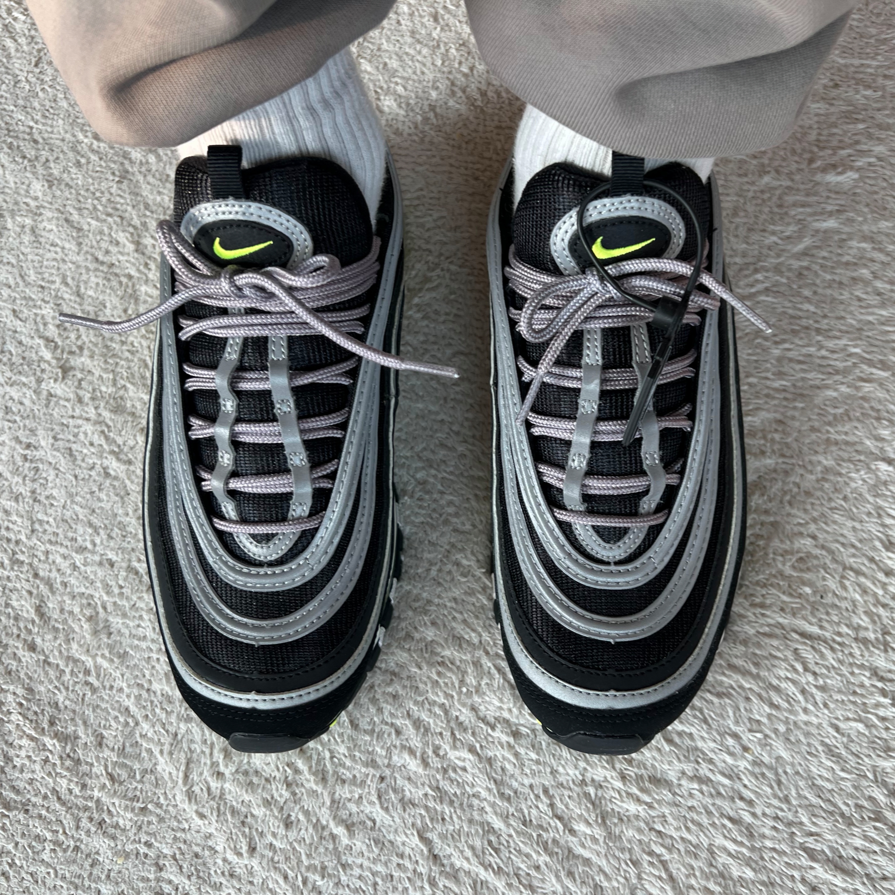Nike Air Max 97 OG Black Volt Asia 착용 스타일 - 2