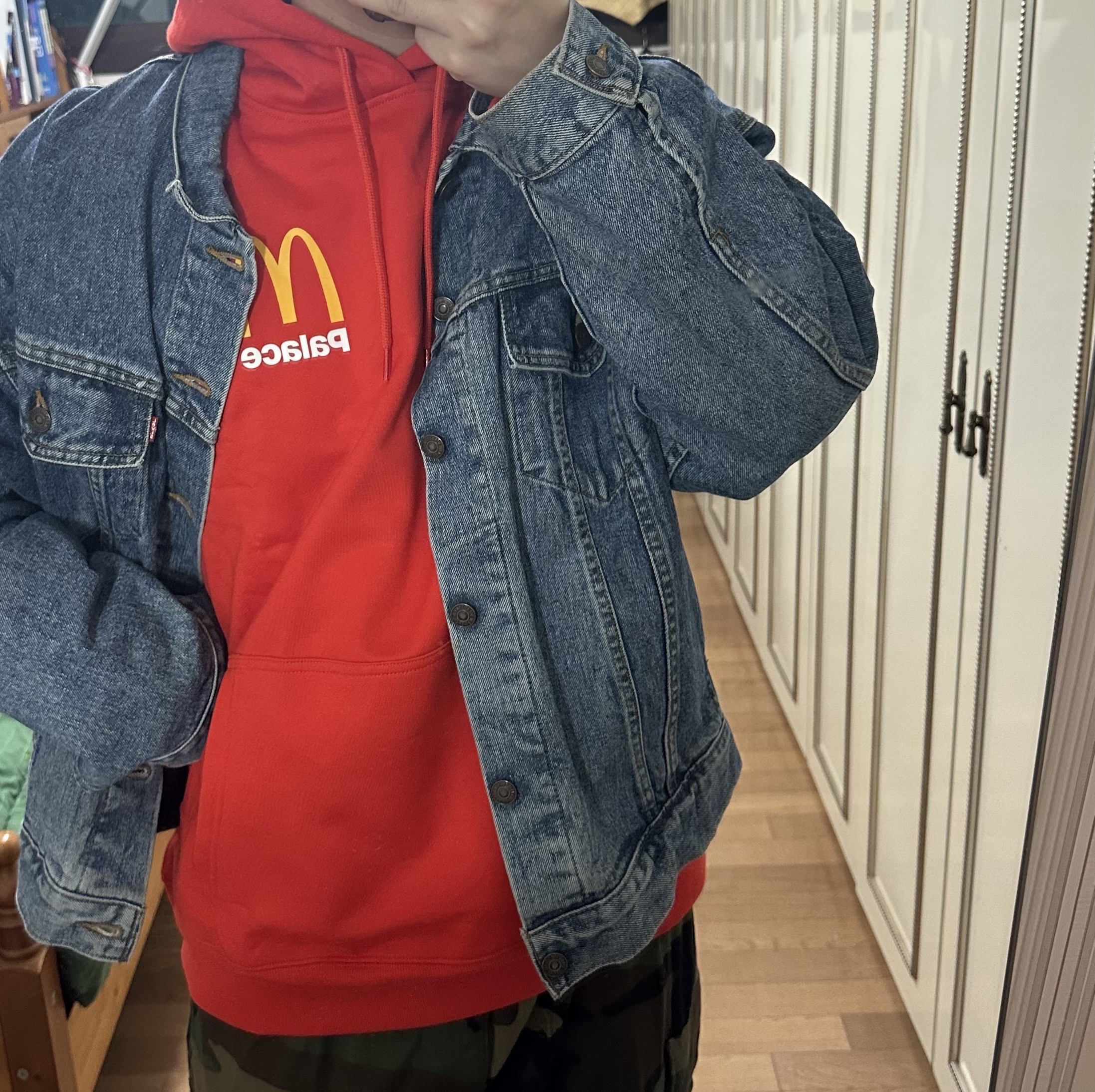 Palace x McDonald's Logo Hood Red - 23FW 착용 스타일 - 2