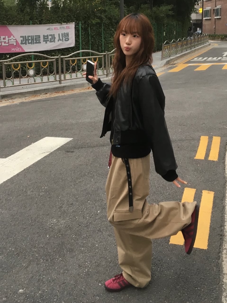아디다스 토바코 그루엔 컬리지에이트 버건디 착용 스타일 - 3