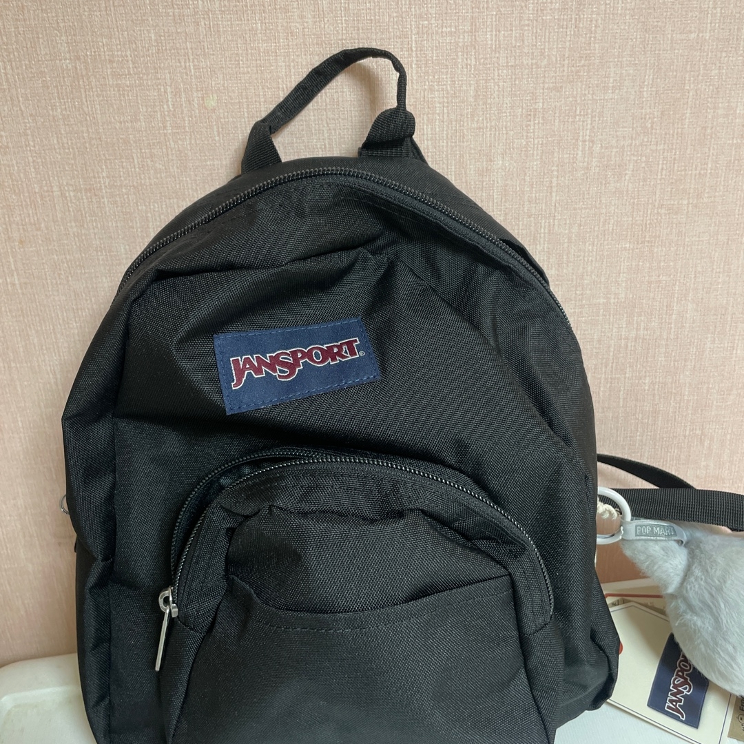 Jansport Half Pint Mini Backpack Black 착용 스타일