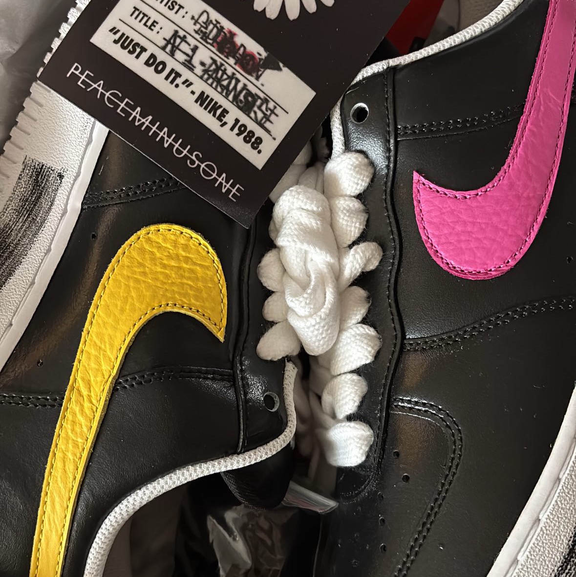 Nike x Peaceminusone Air Force 1 Low Para-Noise 3.0 Black and Multicolor 착용 스타일