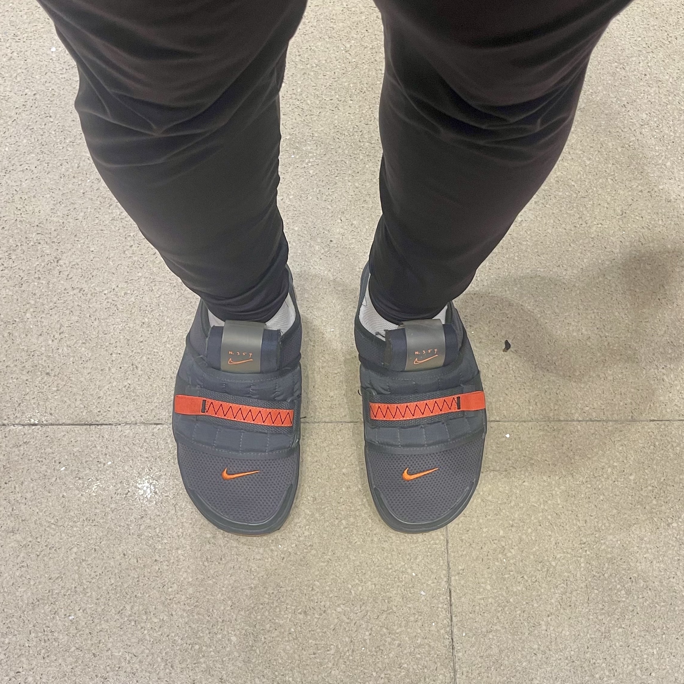 Nike Offline Anthracite 착용 스타일