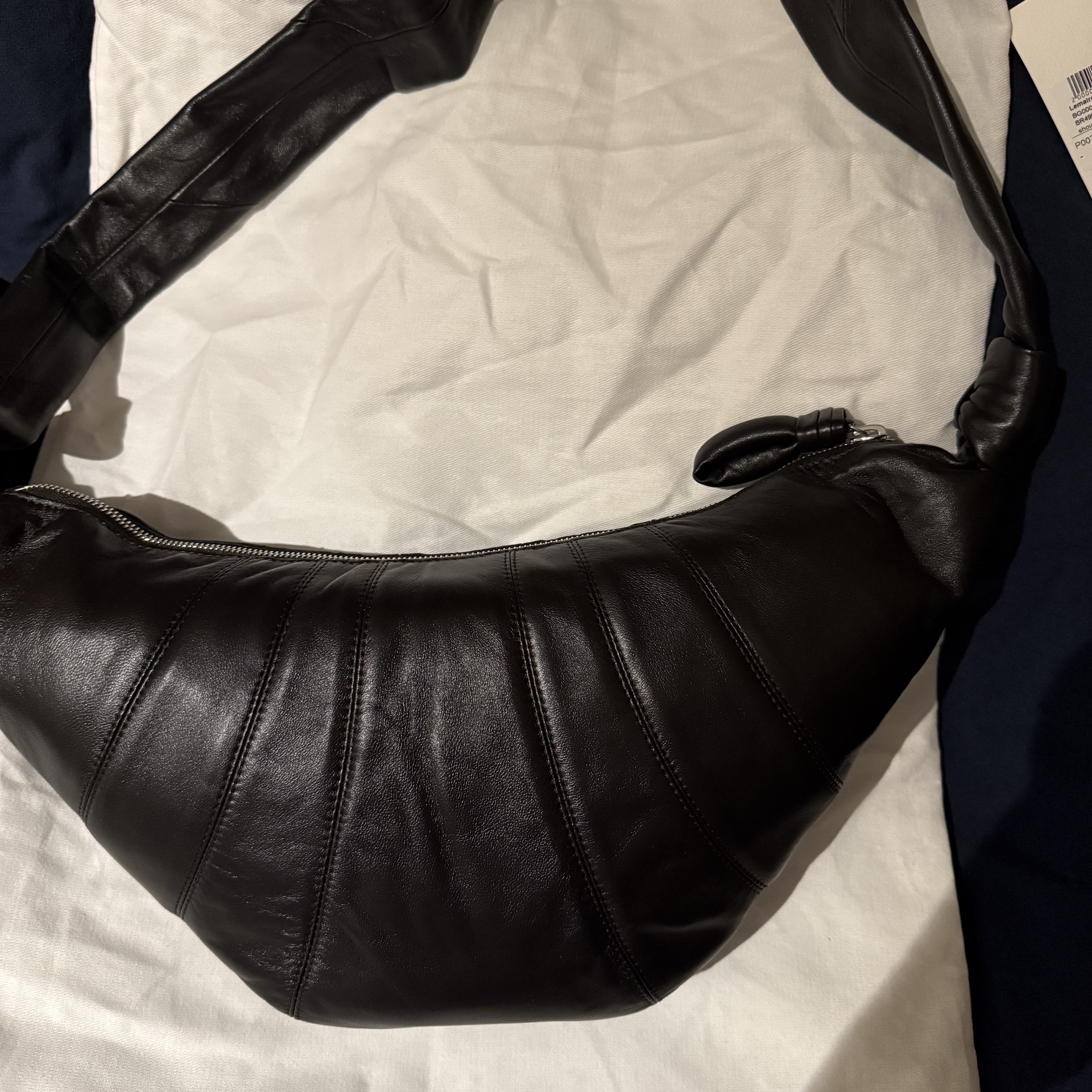 Lemaire Medium Croissant Bag Soft Nappa Leather Dark Chocolate 착용 스타일