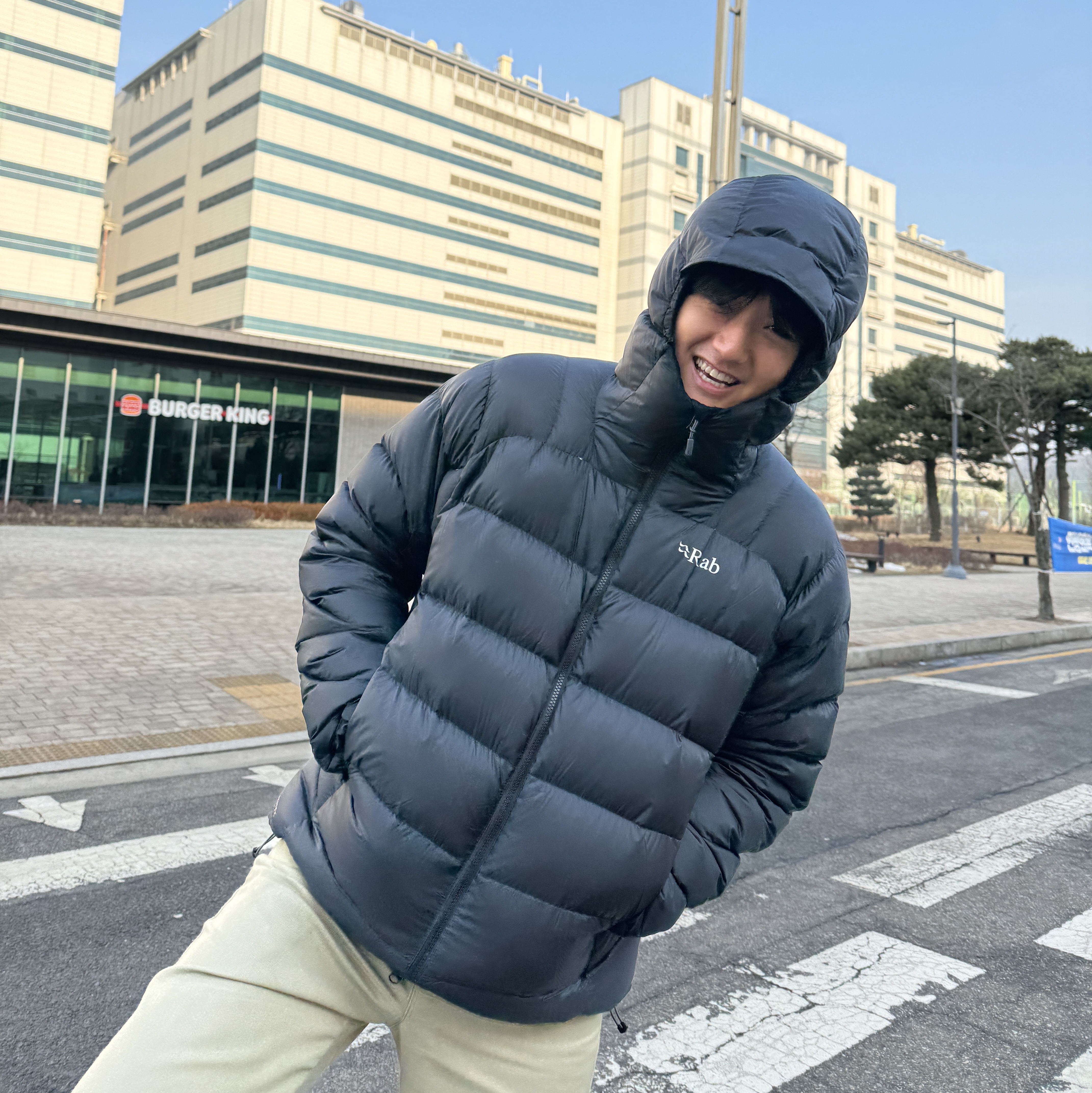 Rab Neutrino Pro Jacket Black 착용 스타일 - 1