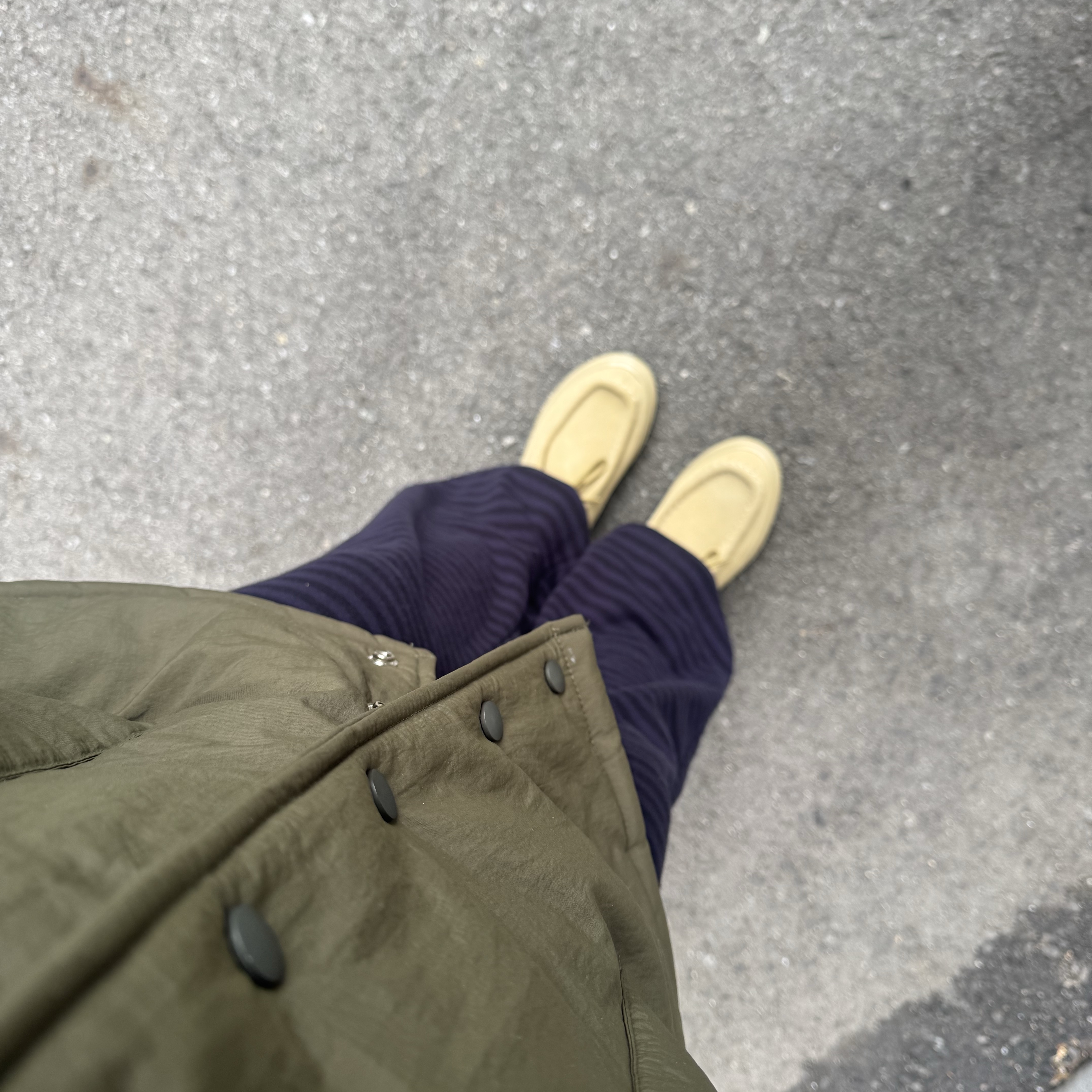 Vans Carver Low Sand Beige 착용 스타일 - 1
