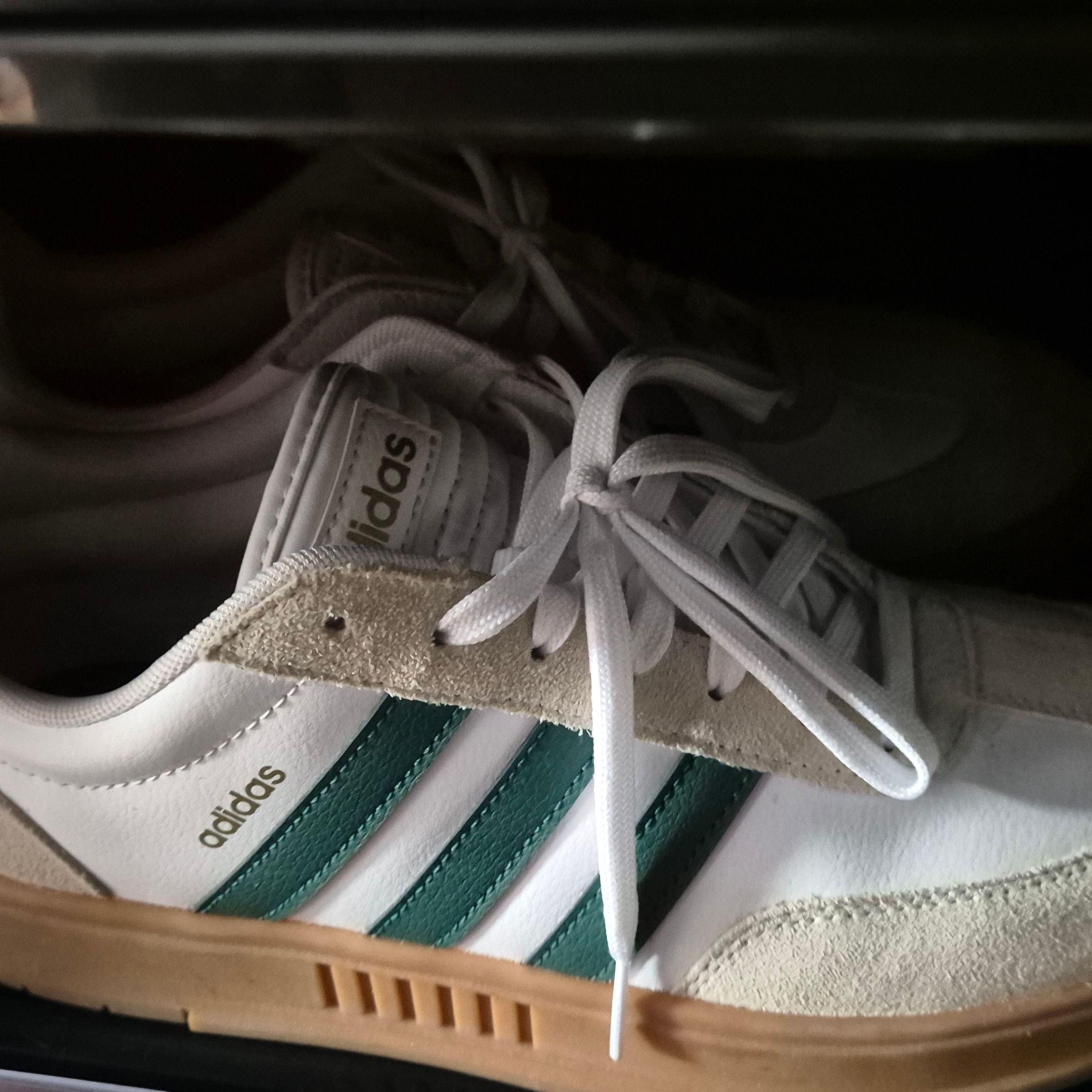 Adidas Gradas Collegiate Green 착용 스타일