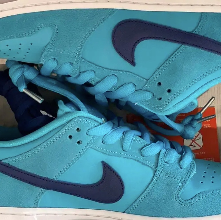 Nike SB Dunk Low Pro Blue Fury 착용 스타일