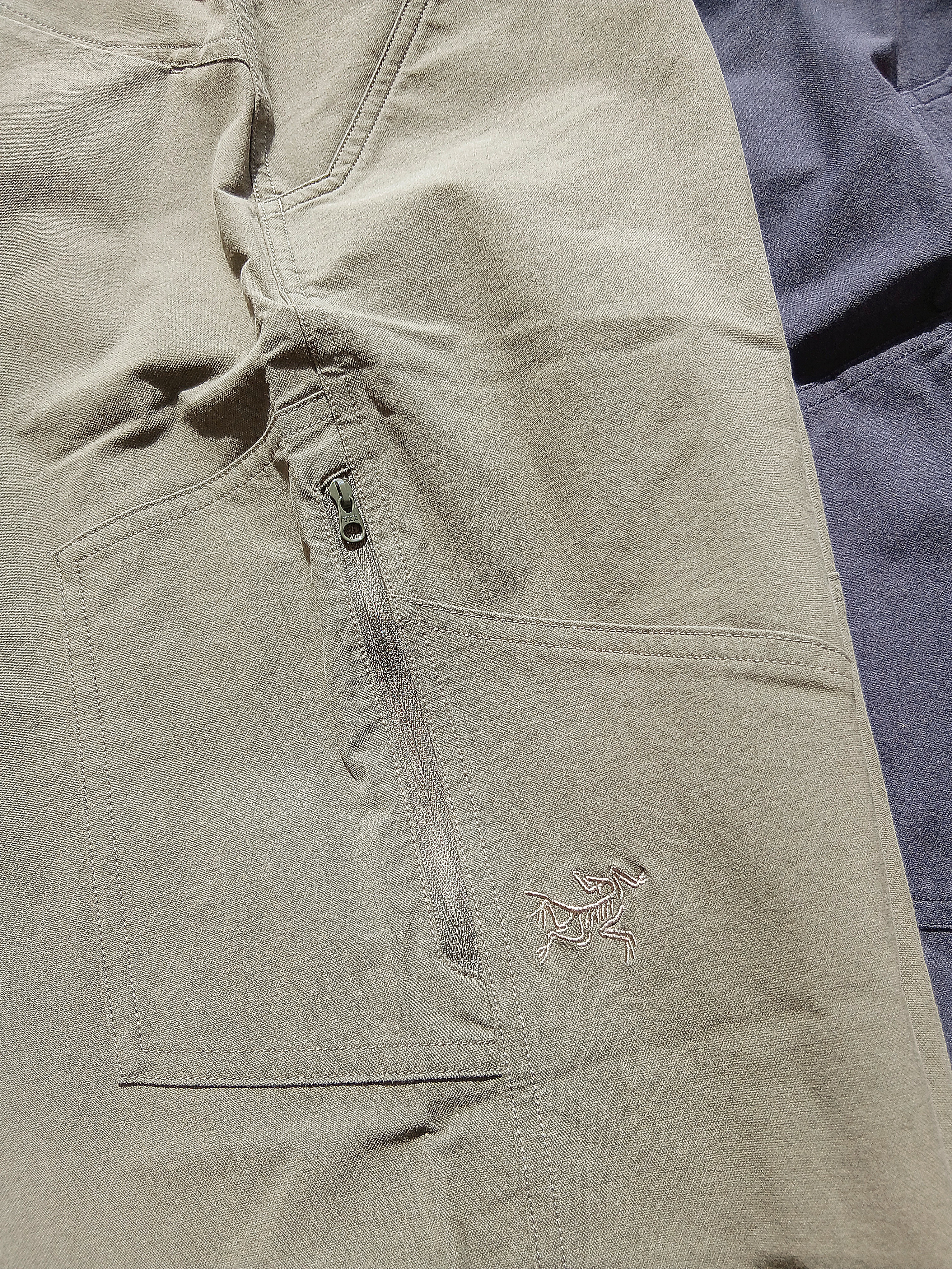 Arc'teryx Cronin Cotton Pants Black, Arc'teryx Cronin Cotton Pants Tatsu 착용 스타일 - 2