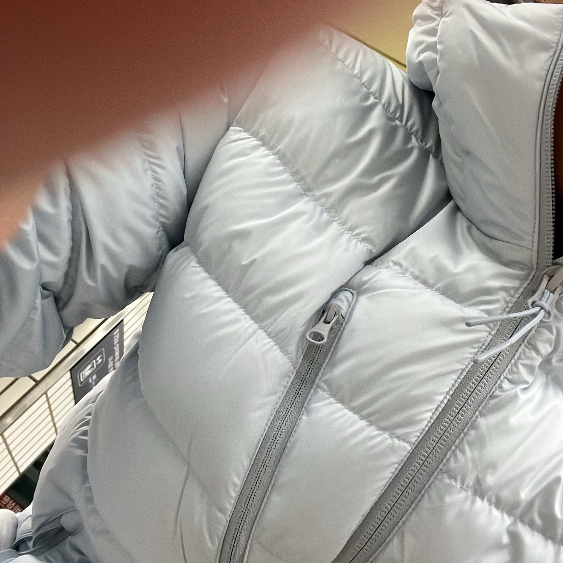 무신사 스탠다드 시티 레저 후드 라이트 다운 자켓 클라우디 블루 착용 스타일 - 2