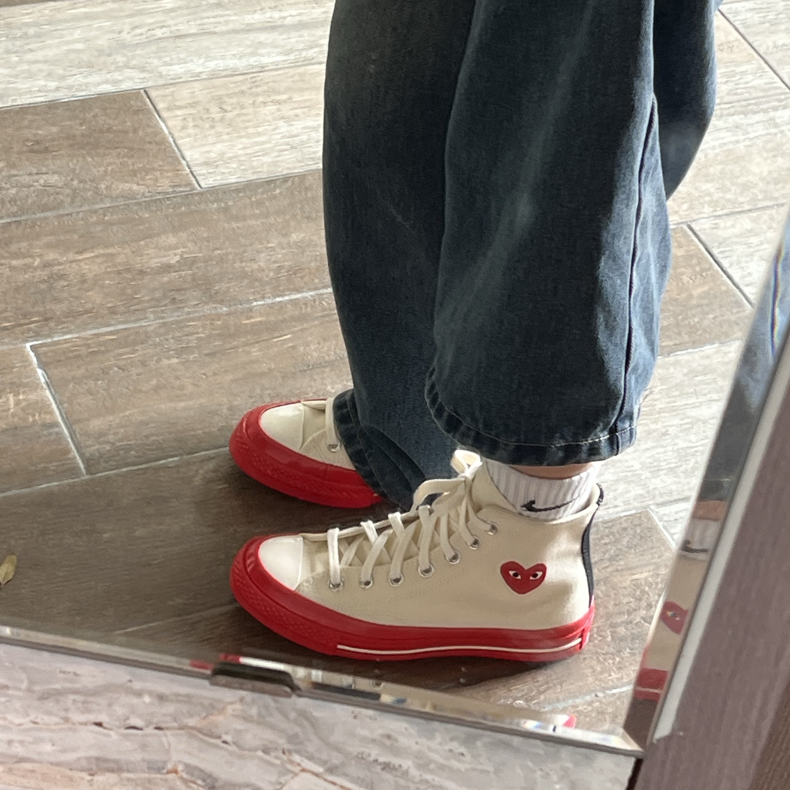 Converse x Play Comme des Garcons Chuck 70 Hi Pristine, Adidas Gazelle Collegiate Navy 착용 스타일 - 3