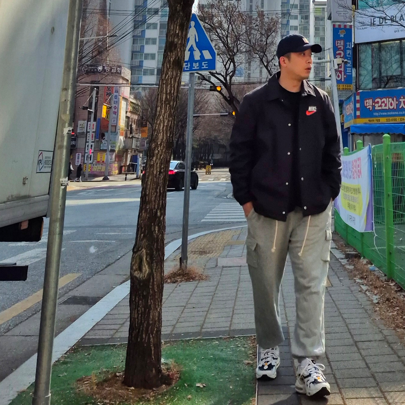 Nike Air Max 96 II Midnight Navy, Nike NSW Trend WC 1 Jacket Off Noir - Asia 착용 스타일 - 1