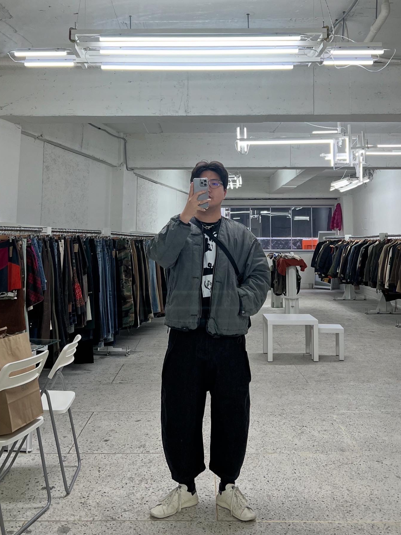 Balenciaga x Adidas Stan Smith Off White, Polyteru Reversible Liner Jacket Sage Gray + Jade 착용 스타일 - 1