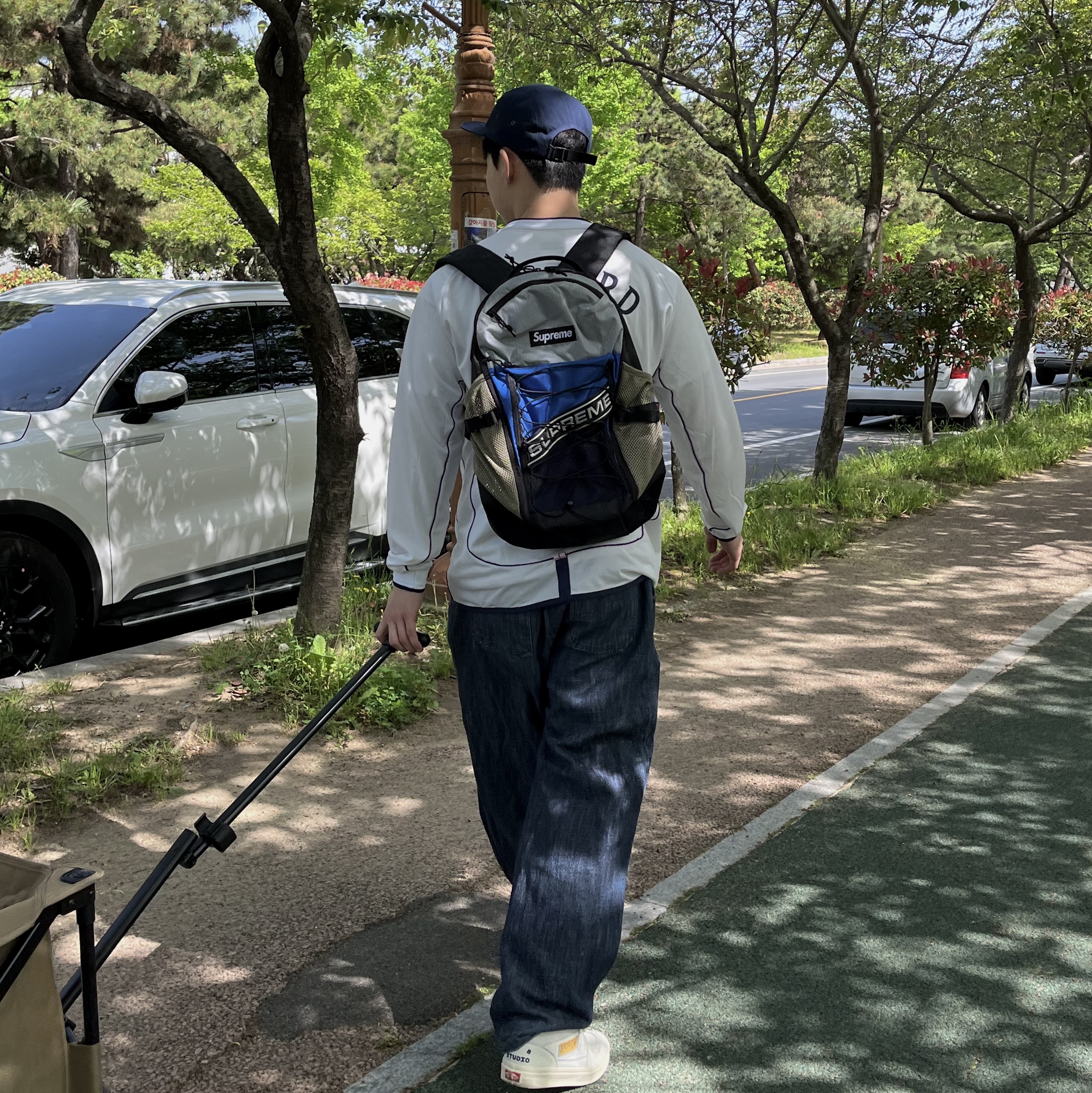 Vans x IAB Studio Half Cab Marshmallow Antique White, Patagonia P-6 Label Trad Cap Navy 착용 스타일 - 1