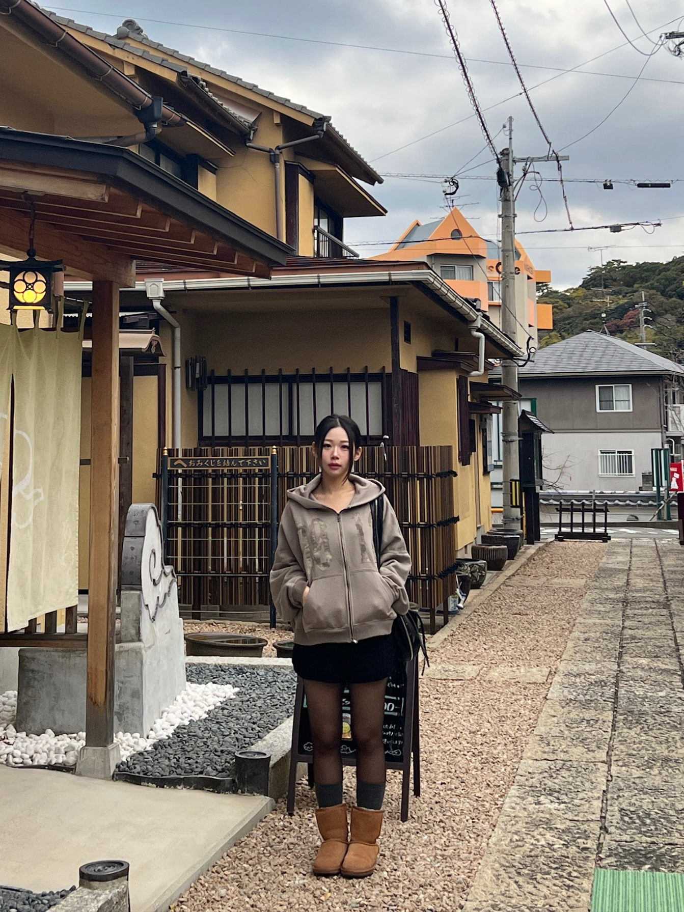 (W) 어그 클래식 쇼트 2 부츠 체스트넛 착용 스타일 - 3