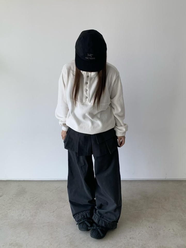 Arc'teryx Gore 5 Panel Cap Black, Subu x Perverze Multiple Winter Sandal Black 착용 스타일