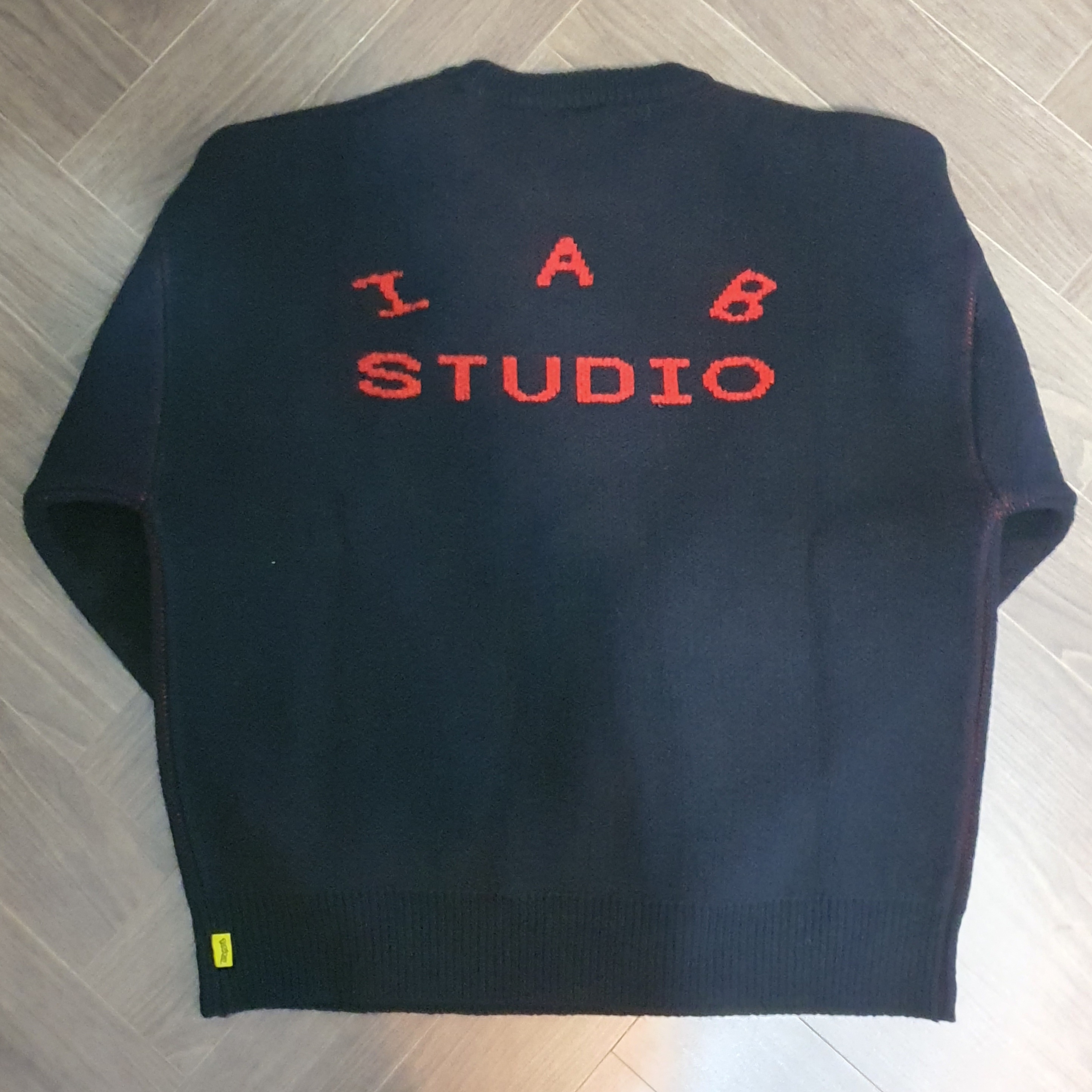 IAB Studio x Pokemon Team Rocket Knit Black Red, FRANKLY Silky Satin Pajama Set Up Navy 착용 스타일 - 2