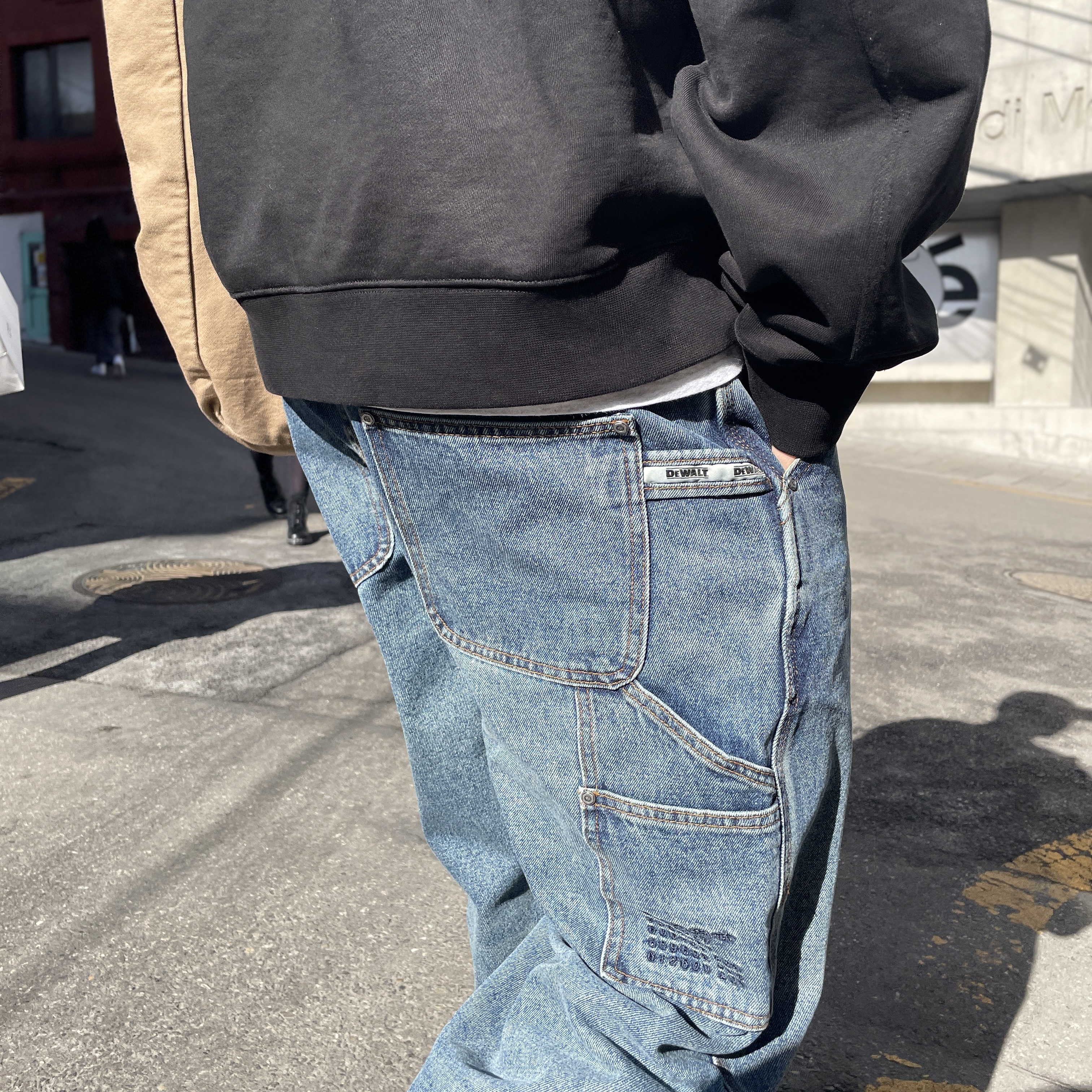 Carhartt WIP Bayfield Tote Barista Stone Washed, (W) Nike Air Force 1 '07 Cacao Wow 착용 스타일 - 1