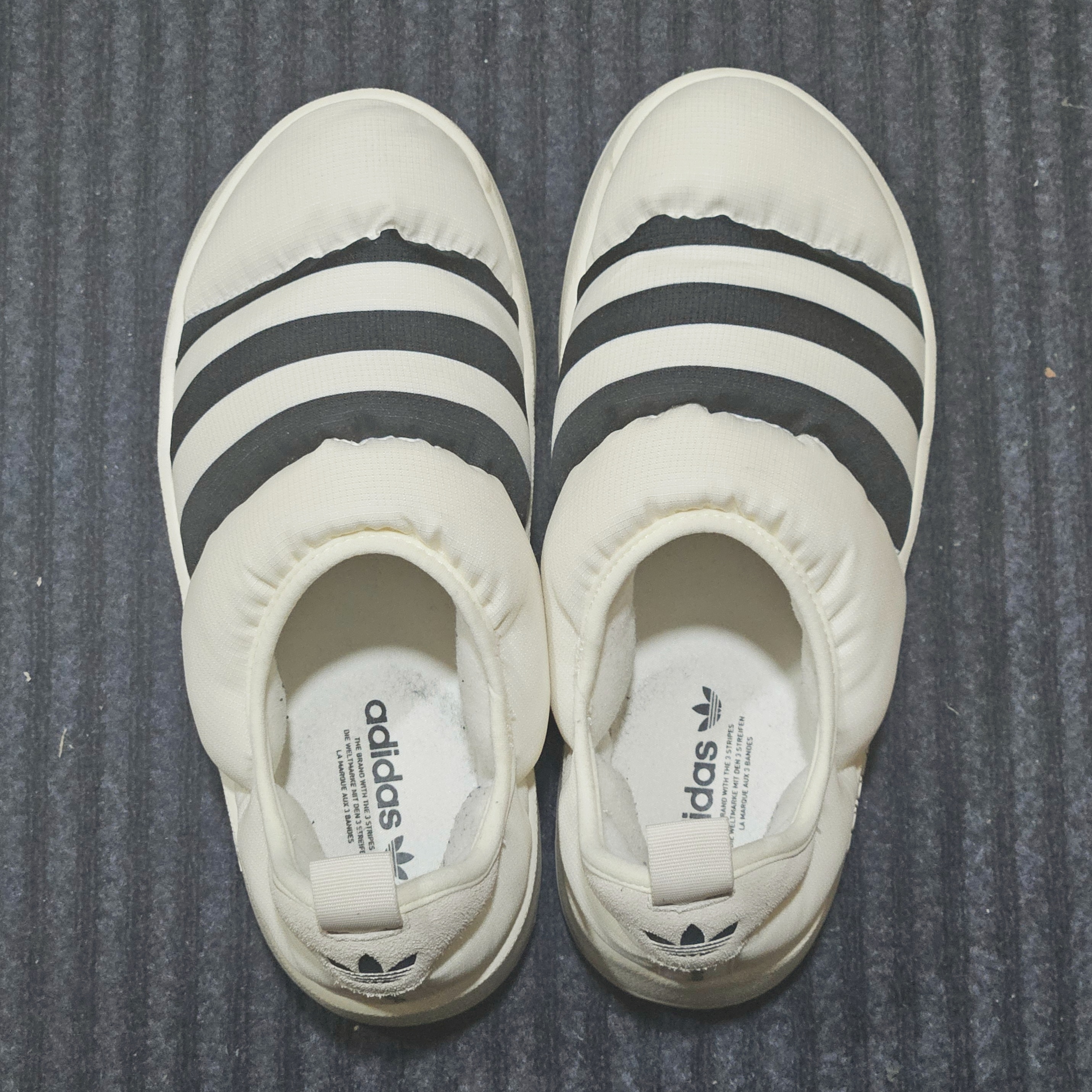 Adidas Puffylette Off White 착용 스타일