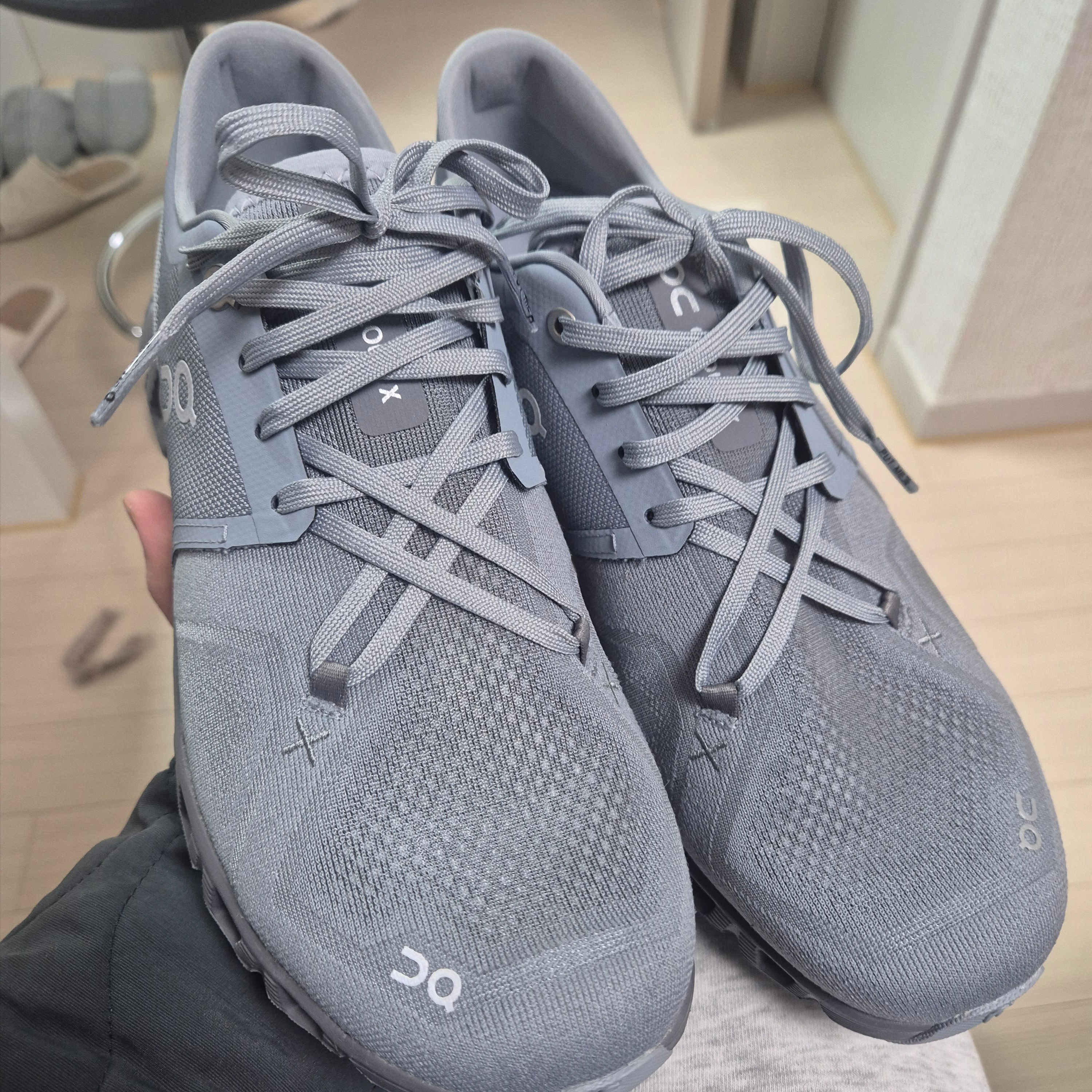 On Running Cloud X 3 Mist Rock 착용 스타일 - 3