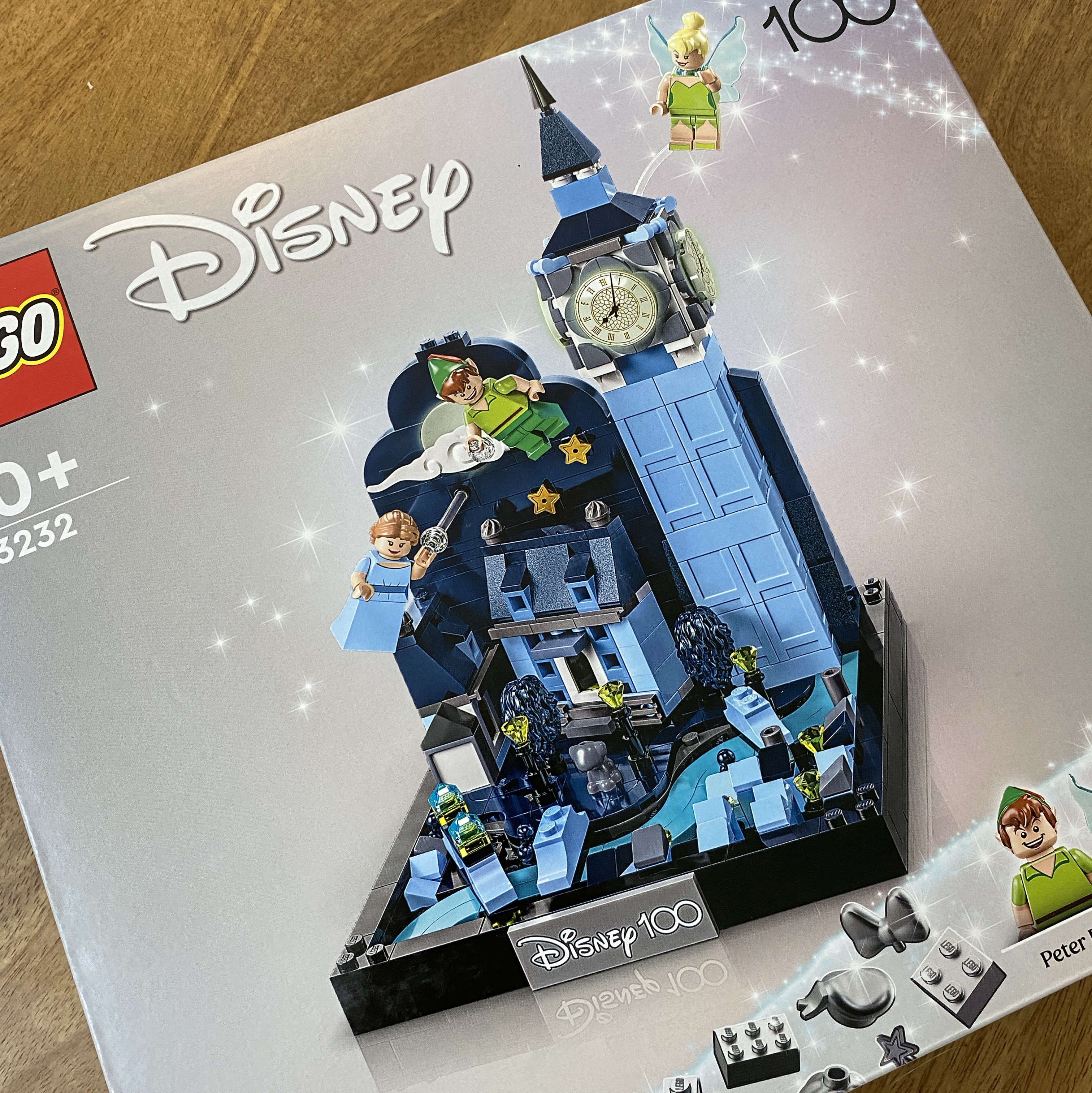Lego Disney Peter Pan & Wendy's Flight Over London 착용 스타일
