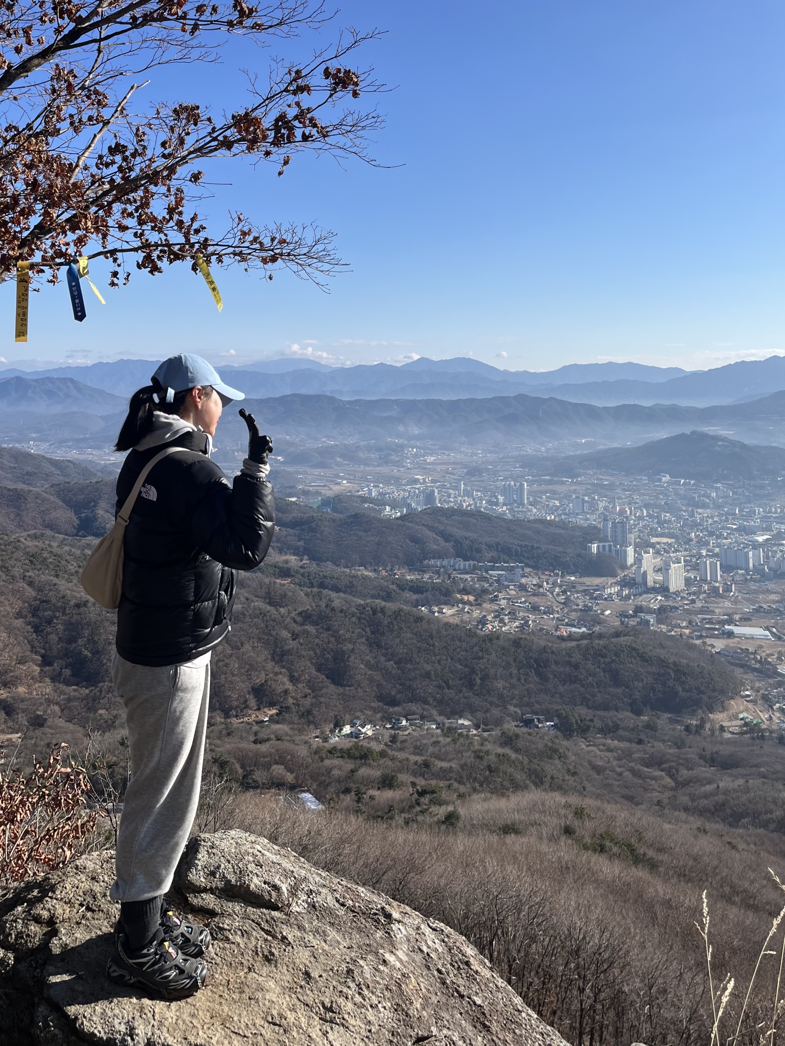 살로몬 XT-6 고어텍스 블랙 실버 착용 스타일