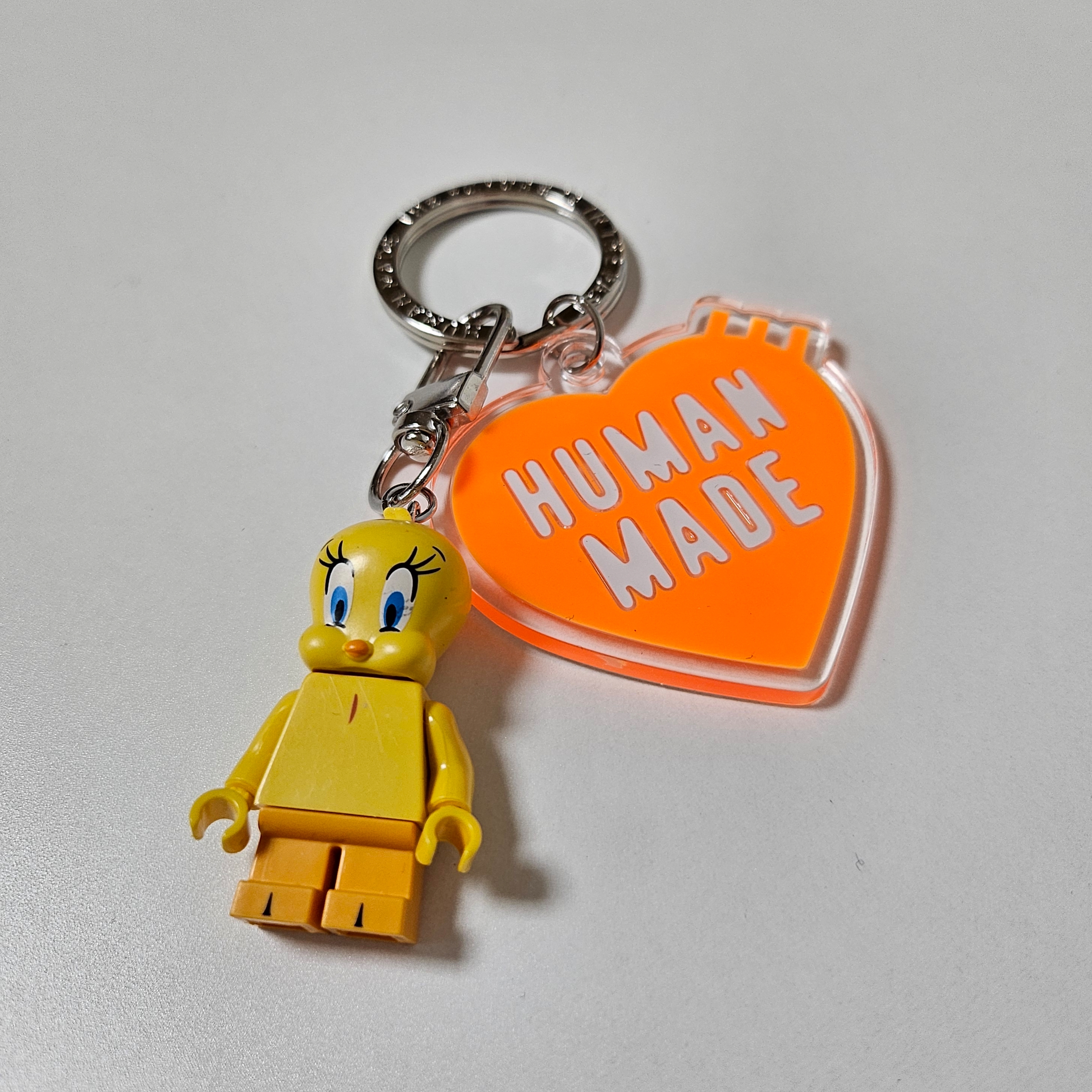 Human Made Acrylic Heart Keyring Orange 착용 스타일