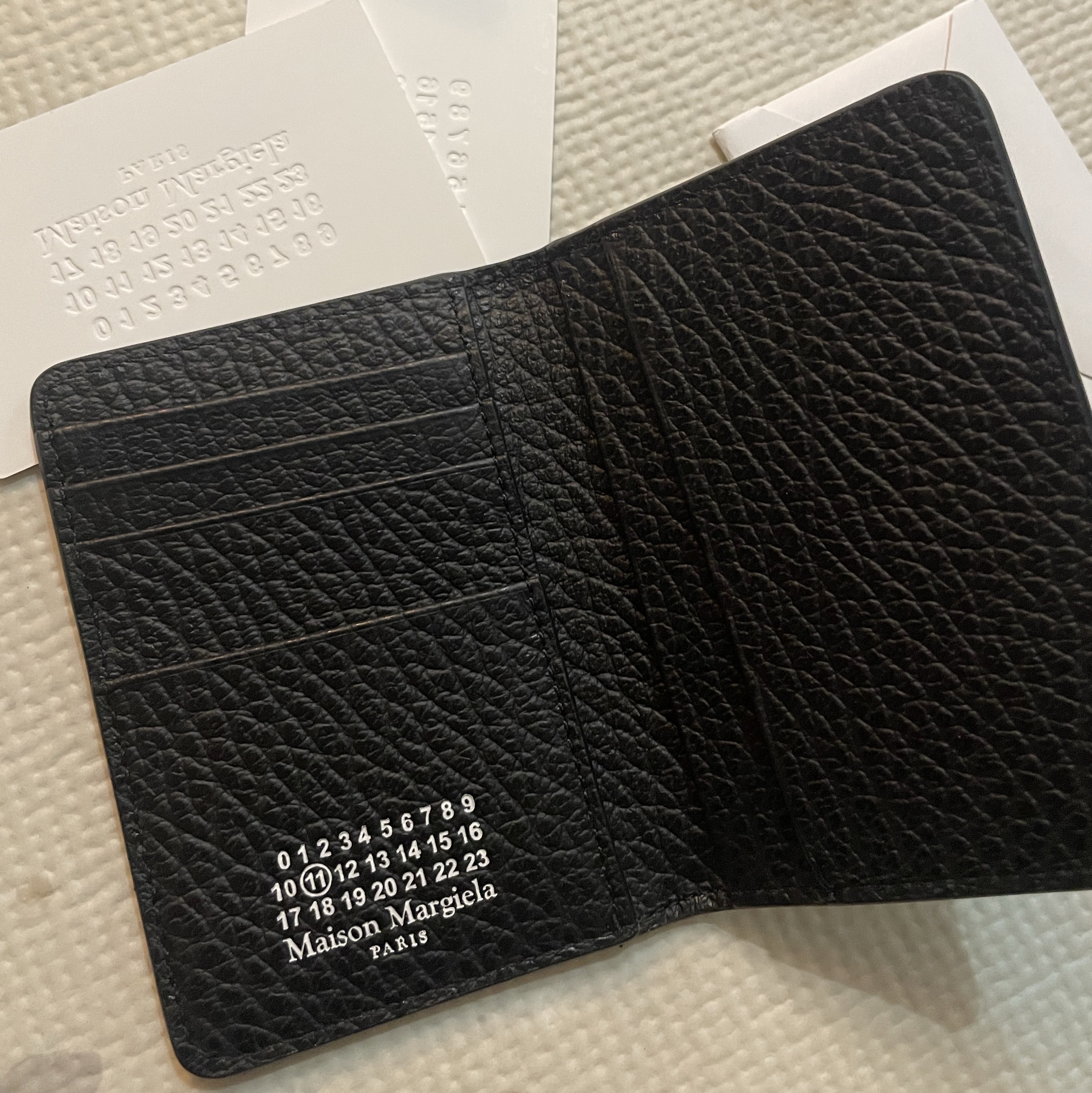 Maison Margiela Bovine Leather Card Holder Black 착용 스타일 - 2
