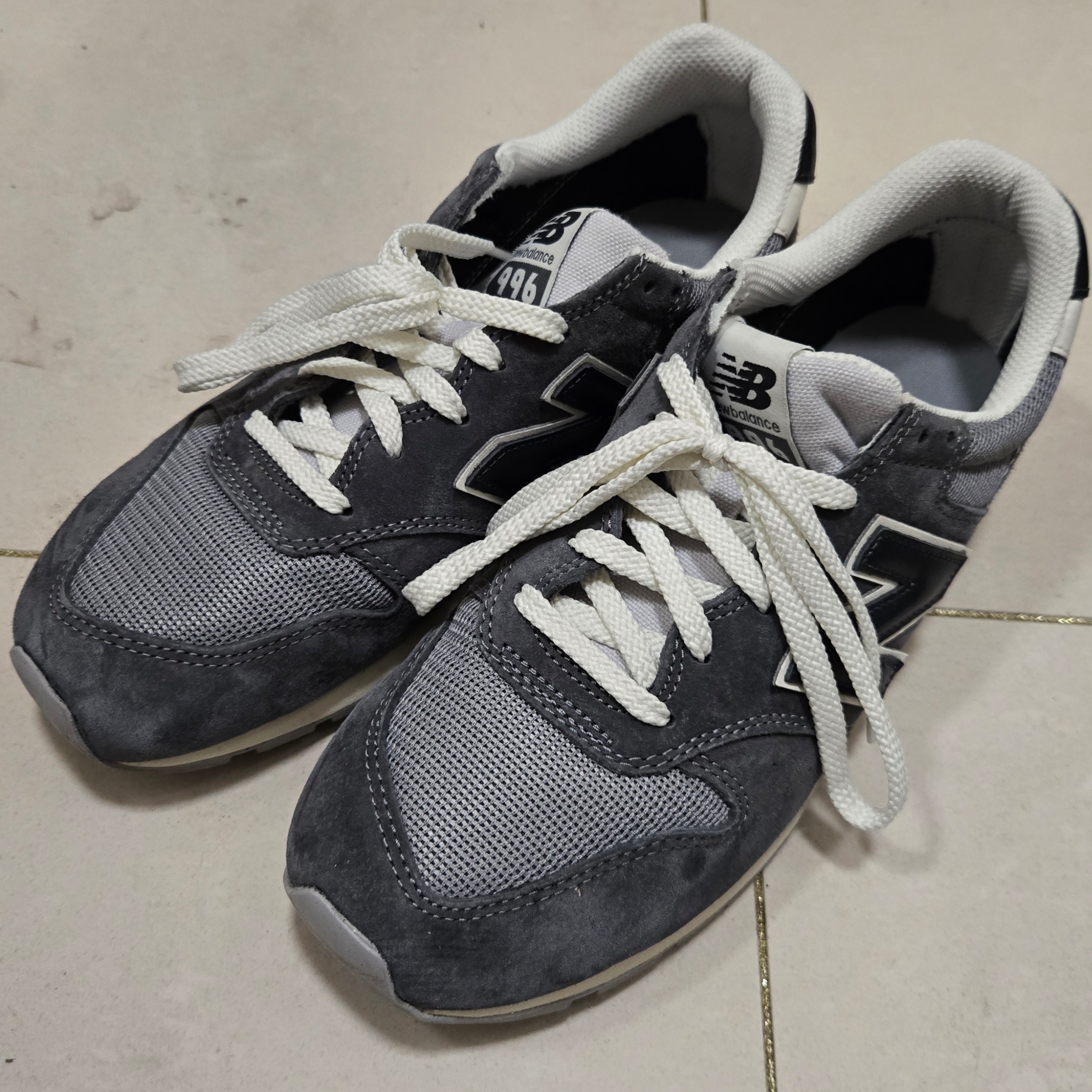 New Balance 996 Castlerock Shadow Grey 착용 스타일
