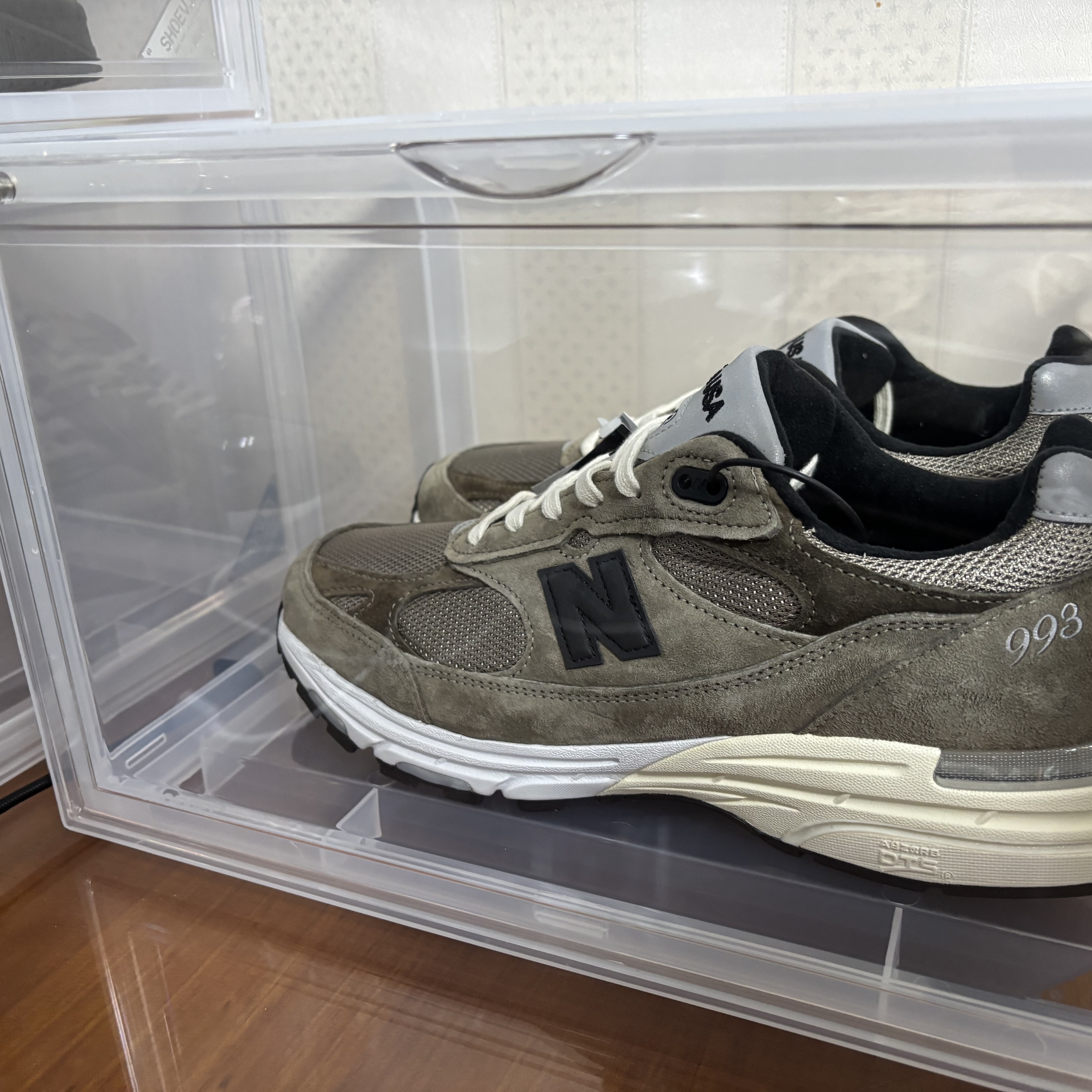 New Balance x JJJJound 993 Made in USA Mushroom White 착용 스타일 - 2