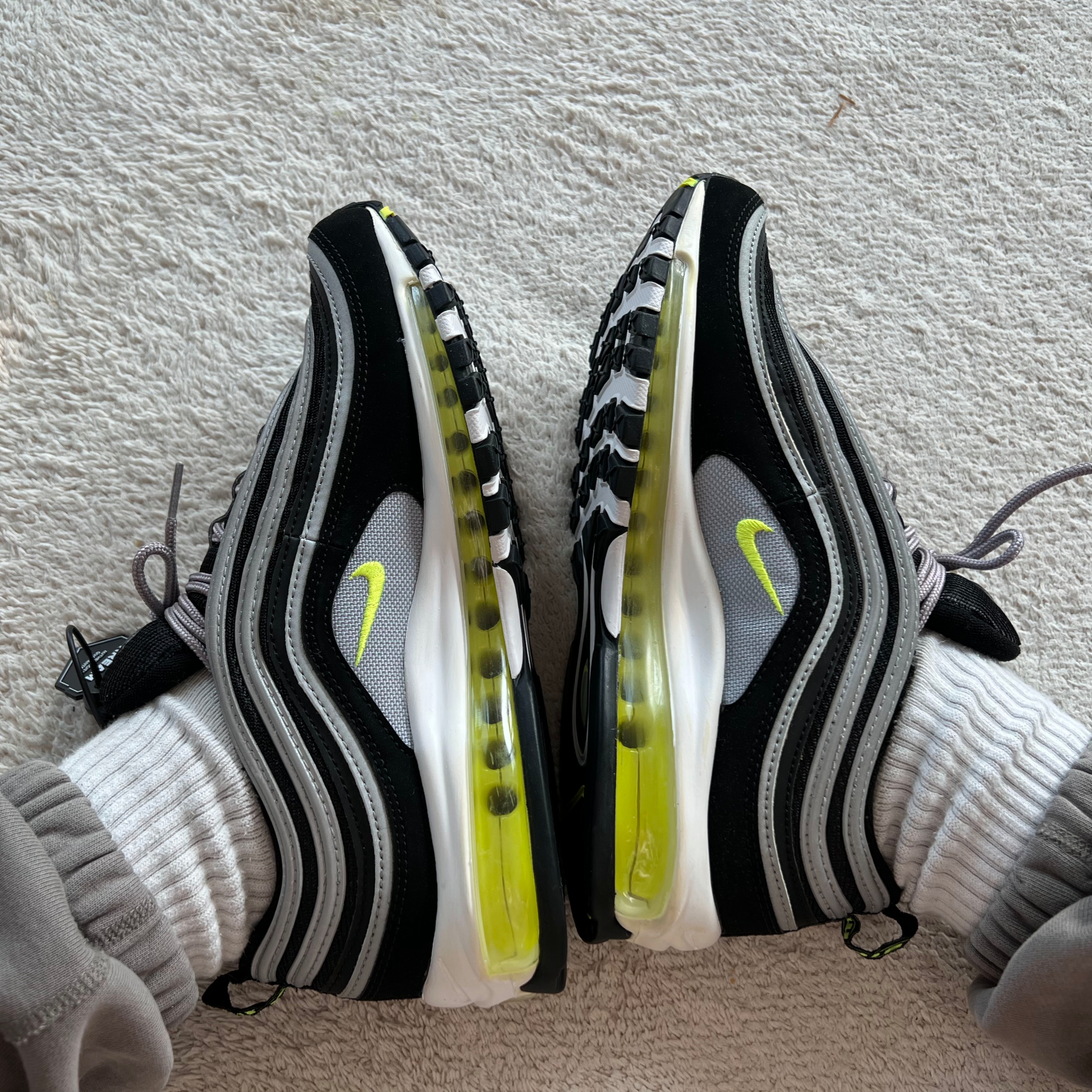 Nike Air Max 97 OG Black Volt Asia 착용 스타일 - 1